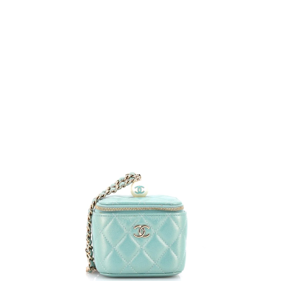 Chanel Caviar Iridescent Pearl Quilted Classic Vanity Case with Chain: Chanel Caviar Iridescent Pearl Quilted Classic Vanity Case with Chain The Chanel Caviar Iridescent Pearl Quilted Classic Vanity Case with Chain boasts a stunning green exterior adorned with faux pearl