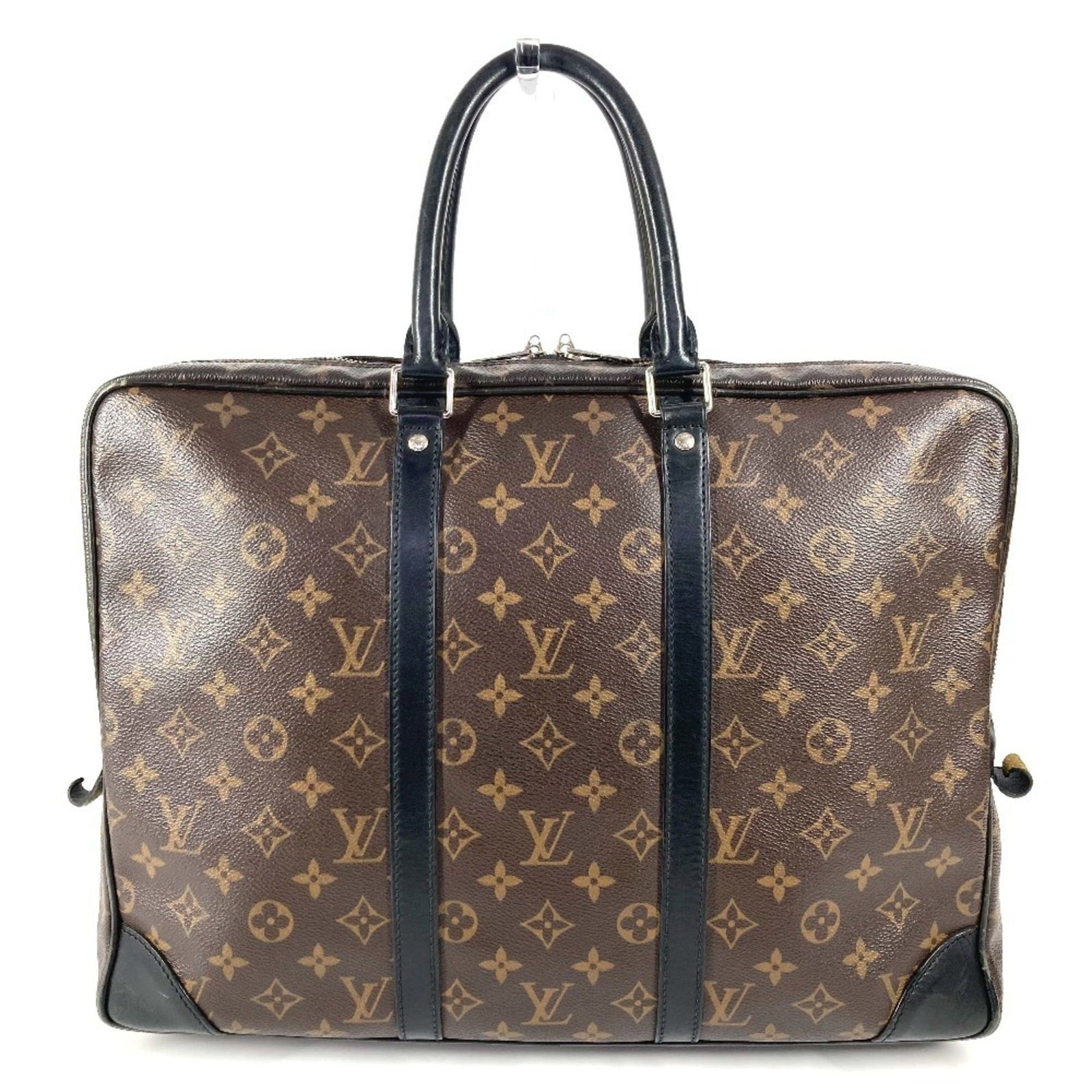Canvas tote bag monogram Louis Vuitton: Canvas tote bag monogram Louis Vuitton Canvas tote bag monogram Louis Vuitton features the iconic black and brown monogram pattern on high-quality canvas. The classic design measures 29.5cm x 39.5cm x