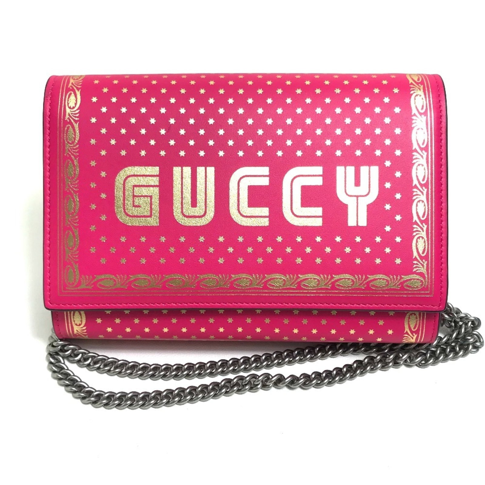 Gucci Chain Wallet Shoulder Leather: Gucci Chain Wallet Shoulder Leather Gucci Chain Wallet Shoulder Leather features a striking pink leather design with chain details, measuring 13.5cm x 20cm in size. The wallet's chain shoulder strap a