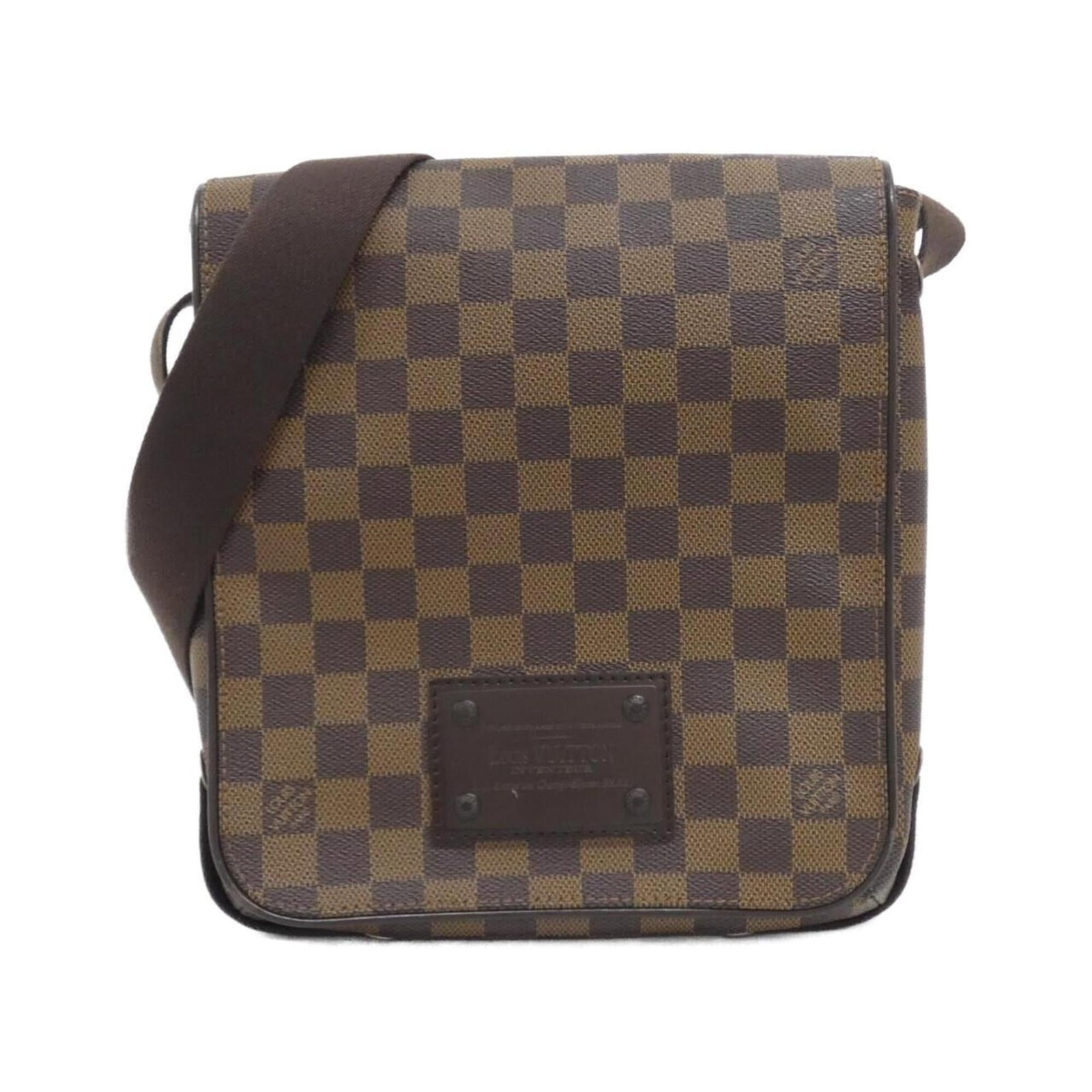 Shoulder bag coated canvas by Louis Vuitton: Shoulder bag coated canvas by Louis Vuitton Coated canvas by Louis Vuitton, featuring Ebene color and classic design. This shoulder bag measures 25cm x 22cm x 6cm, making it a compact and stylish acce