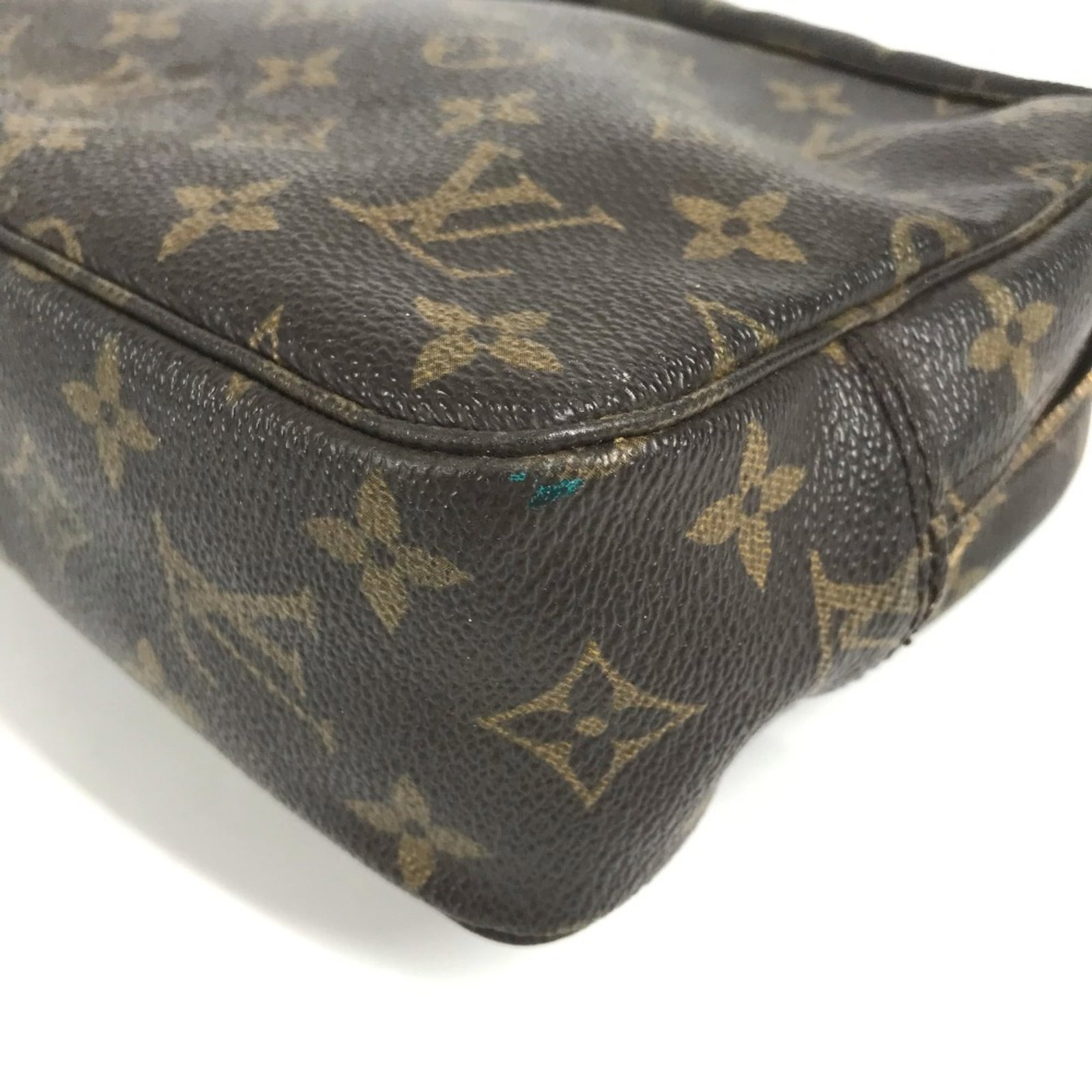 Monogram pouch by Louis Vuitton - 8