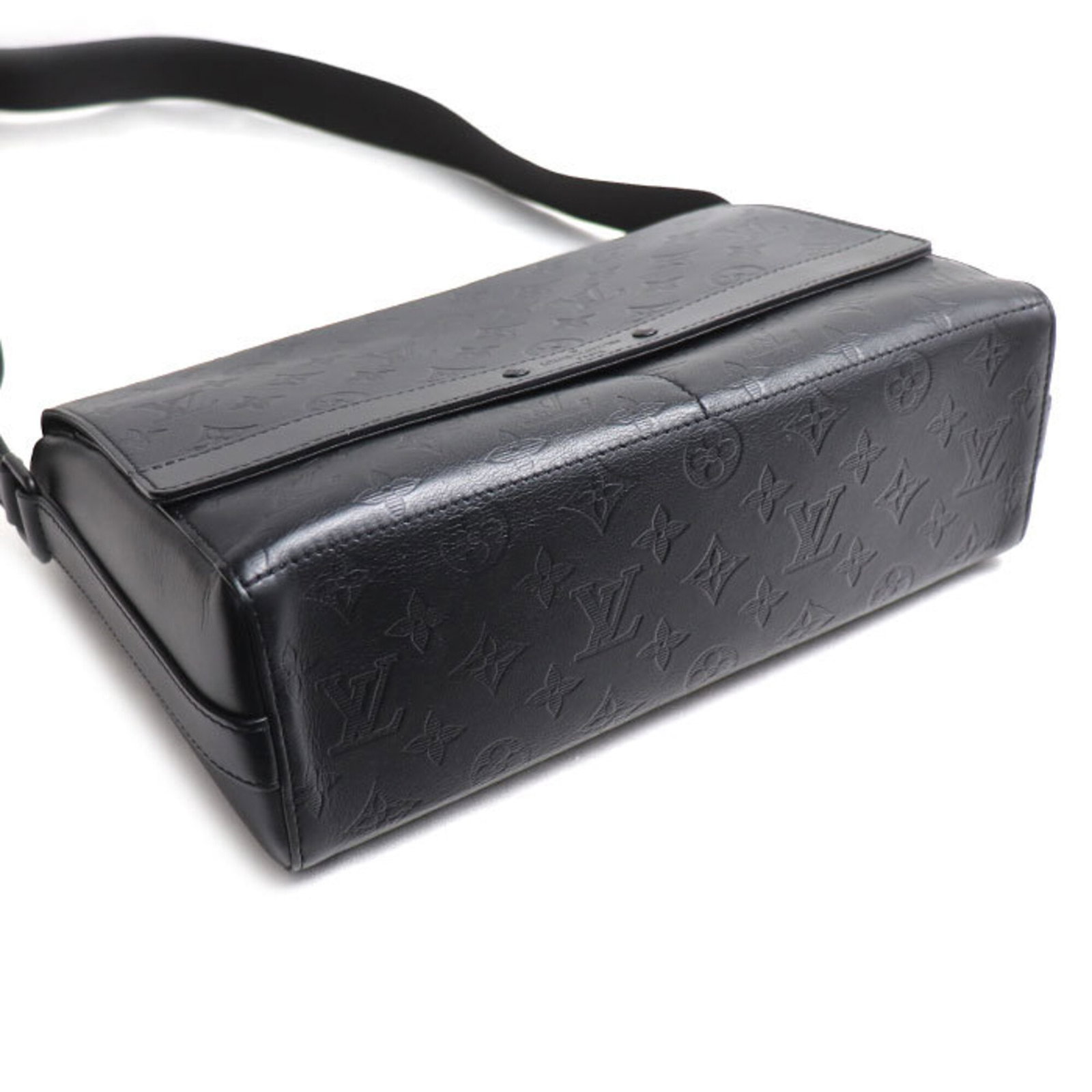 Shadow Monogram Bag Shoulder Vuitton Louis - 3