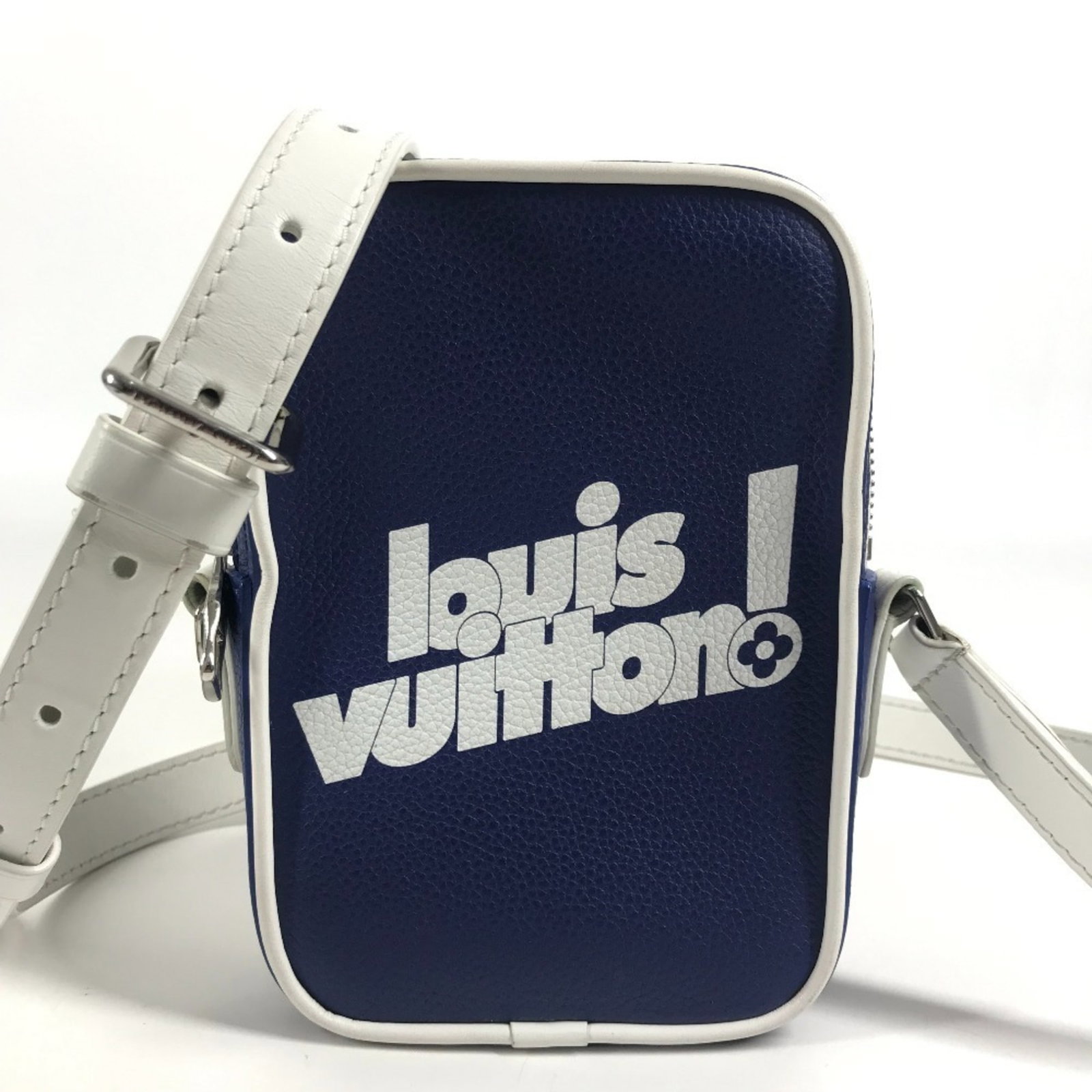 Shoulder Bag Leather Louis Vuitton: Shoulder Bag Leather Louis Vuitton Blue and White Leather Louis Vuitton Shoulder Bag, 17cm x 11cm x 4cm. This classic shoulder bag features high-quality leather construction with a timeless blue and