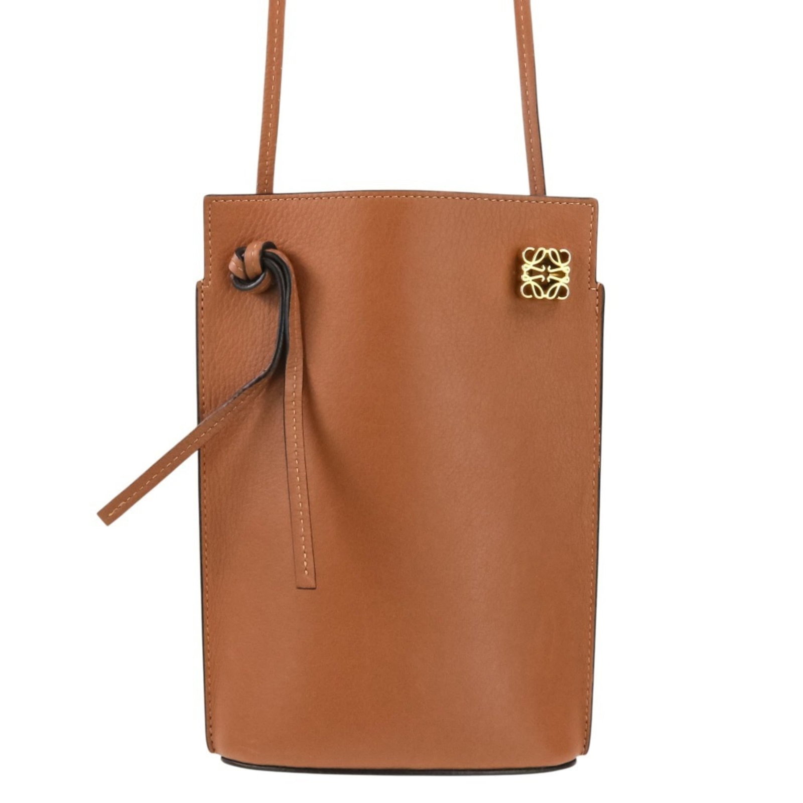 Shoulder Bag by Loewe: Shoulder Bag by Loewe Brown shoulder bag by Loewe, measuring 20.5cm x 15cm x 4.5cm, features a classic design with clean lines and a sturdy build. The bag's compact size makes it ideal for daily use, 