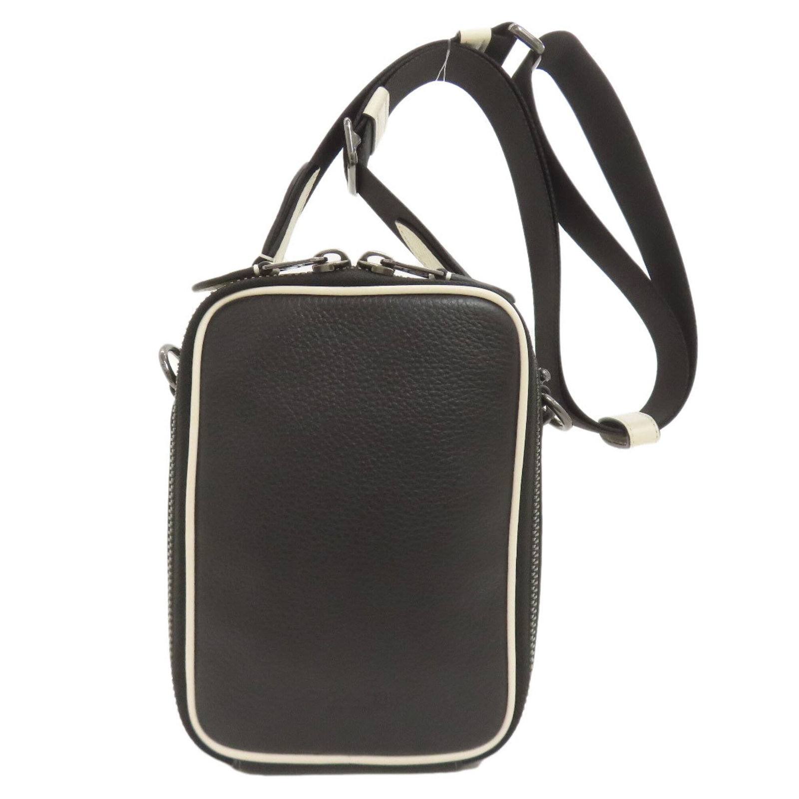 Shoulder Bag Leather Coach: Shoulder Bag Leather Coach Black leather shoulder bag from Coach, featuring a zipper closure and adjustable strap length. The compact design measures 19cm x 12cm x 4cm, making it a practical choice fo