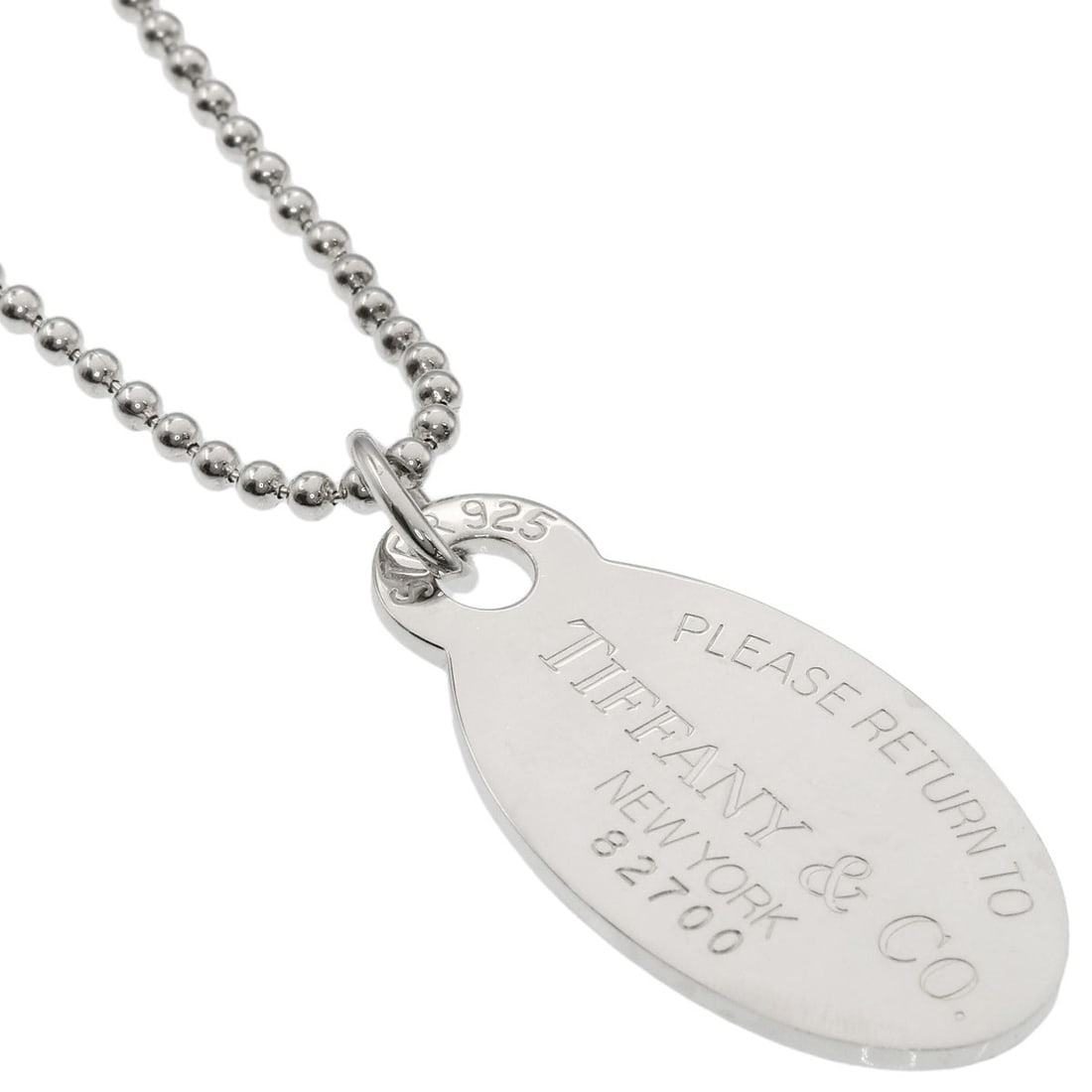 Tiffany&Co. Return To Oval Tag Necklace Silver: Tiffany&Co. Return To Oval Tag Necklace Silver Tiffany&Co.'s Return To Oval Tag Necklace showcases sleek silver design, featuring the iconic oval tag style. This elegant necklace measures 86 inches