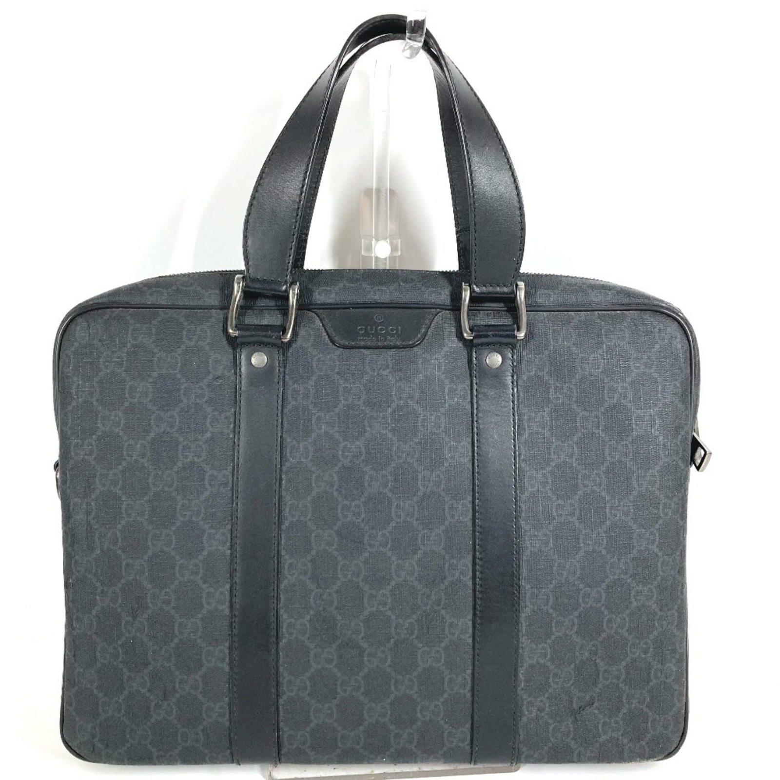 Handbag Briefcase Supreme Gucci Gg: Handbag Briefcase Supreme Gucci Gg The Gucci GG Supreme Handbag Briefcase boasts sleek, timeless design with its iconic GG Supreme pattern. Made from high-quality materials, this stylish briefcase mea