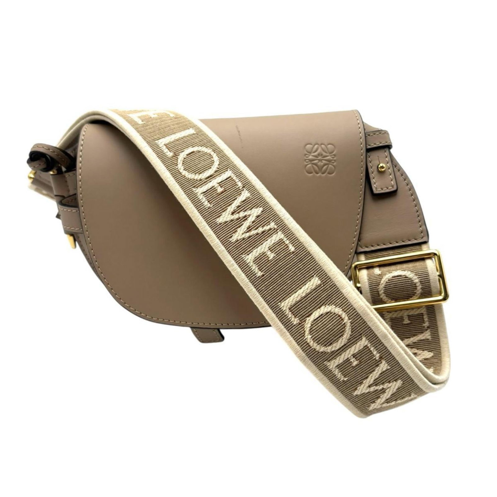 Leather shoulder bag by Loewe: Leather shoulder bag by Loewe Leather shoulder bag by Loewe, featuring high-quality beige leather and a classic design. Measuring 12cm x 21cm x 10cm, it comes with a dust bag for added protection. Thi