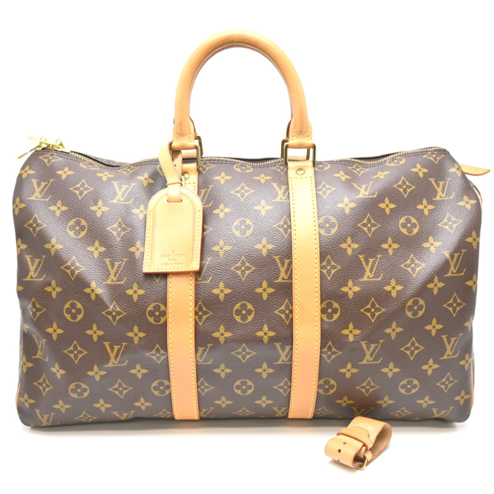 Boston Louis Vuitton Monogram Bag: Boston Louis Vuitton Monogram Bag Boston Louis Vuitton Monogram Bag, crafted from high-quality Monogram material in classic Brown hue. Measuring 28cm x 55cm x 24cm, this iconic bag boasts a timeless