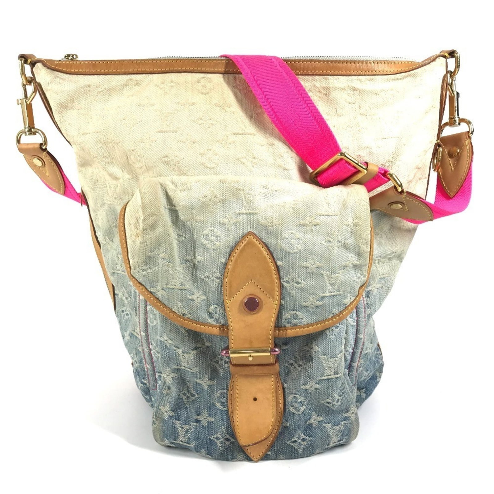 Shoulder Bag Denim Monogram Louis Vuitton: Shoulder Bag Denim Monogram Louis Vuitton Blue and pink monogram denim Louis Vuitton shoulder bag with a signature. Made from high-quality monogram denim, this stylish accessory features the iconic