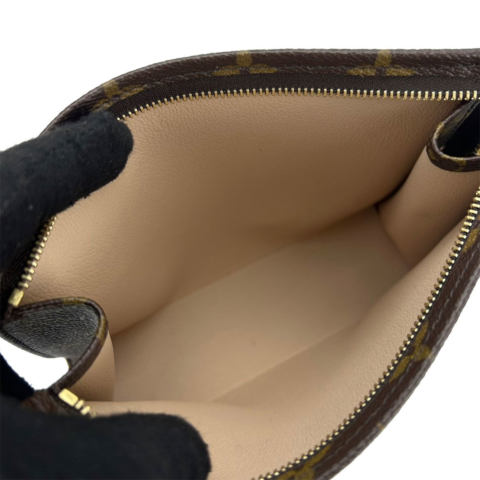 Monogram pouch by Louis Vuitton - 3