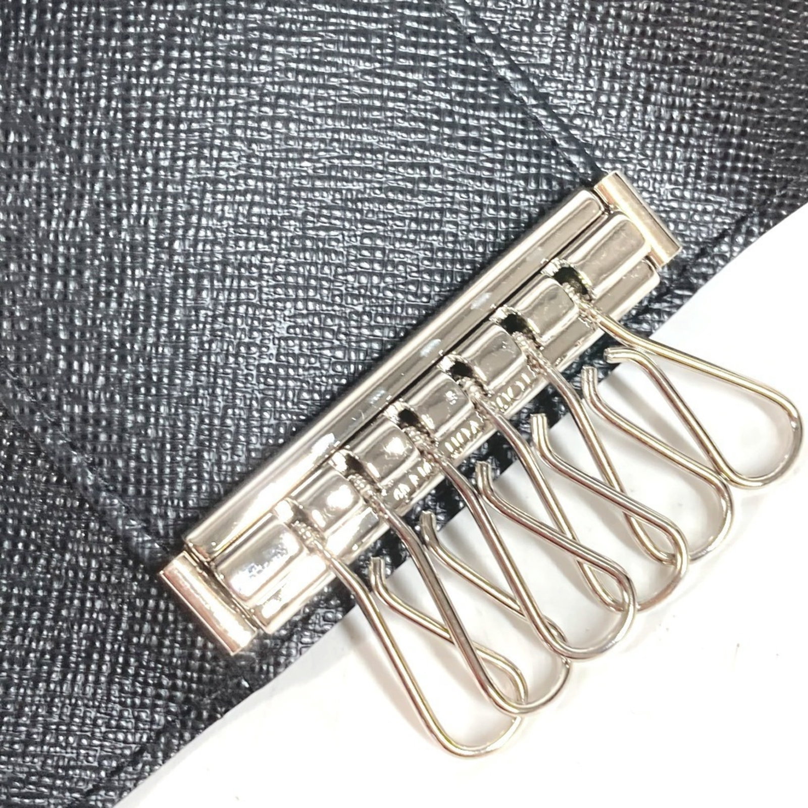 Keycase by Louis Vuitton - 9