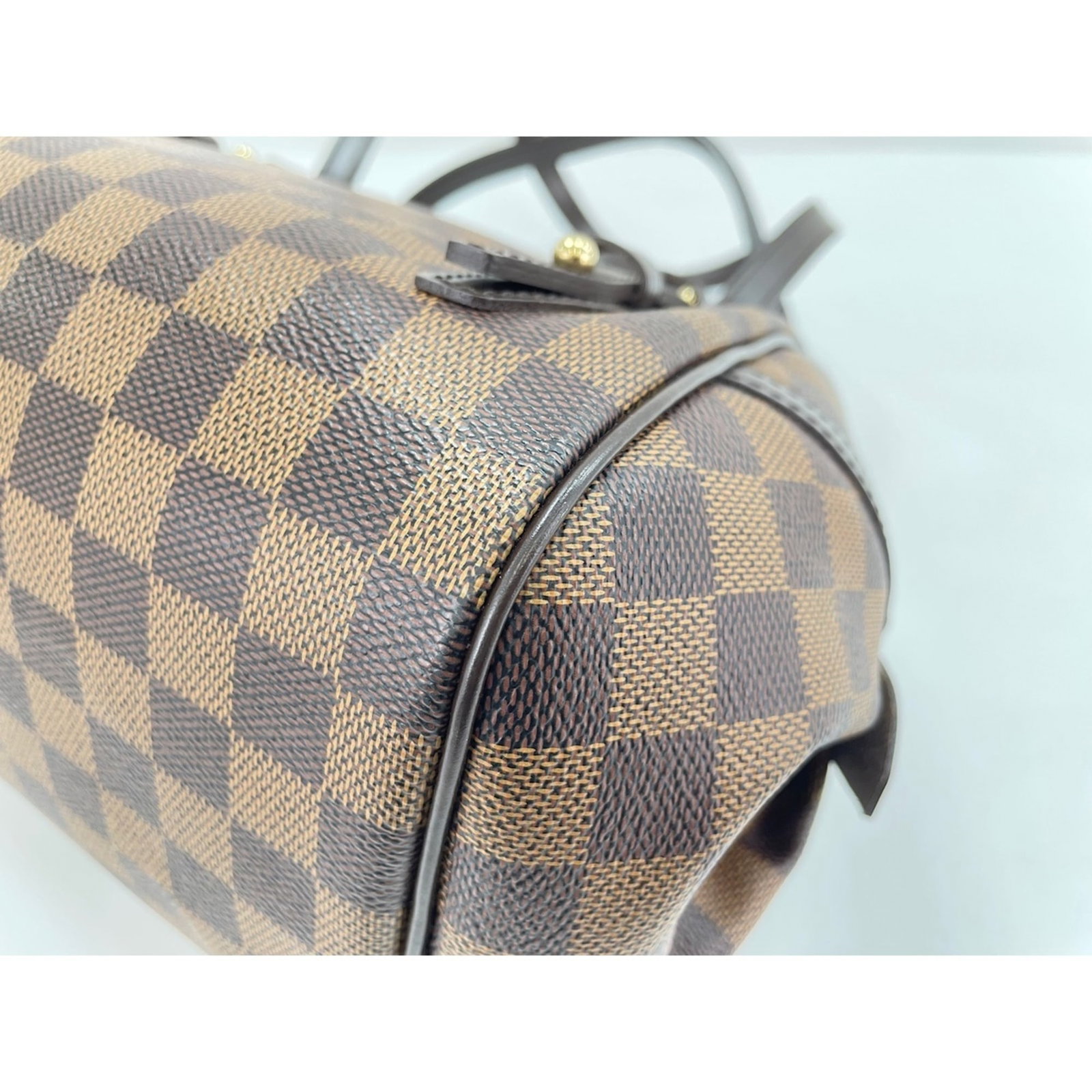 Louis Vuitton Handbag - 8