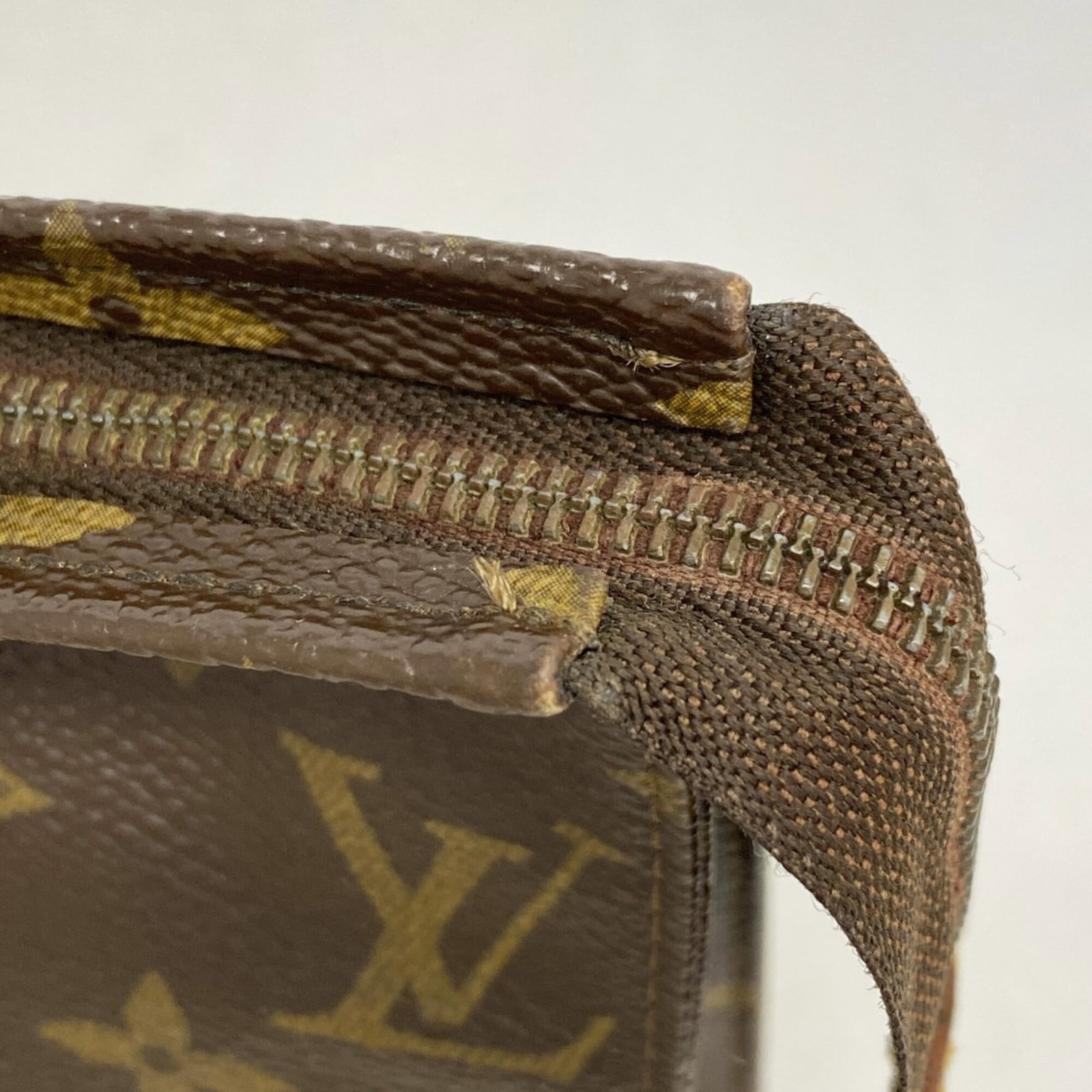 Vuitton Pouch Louis - 7