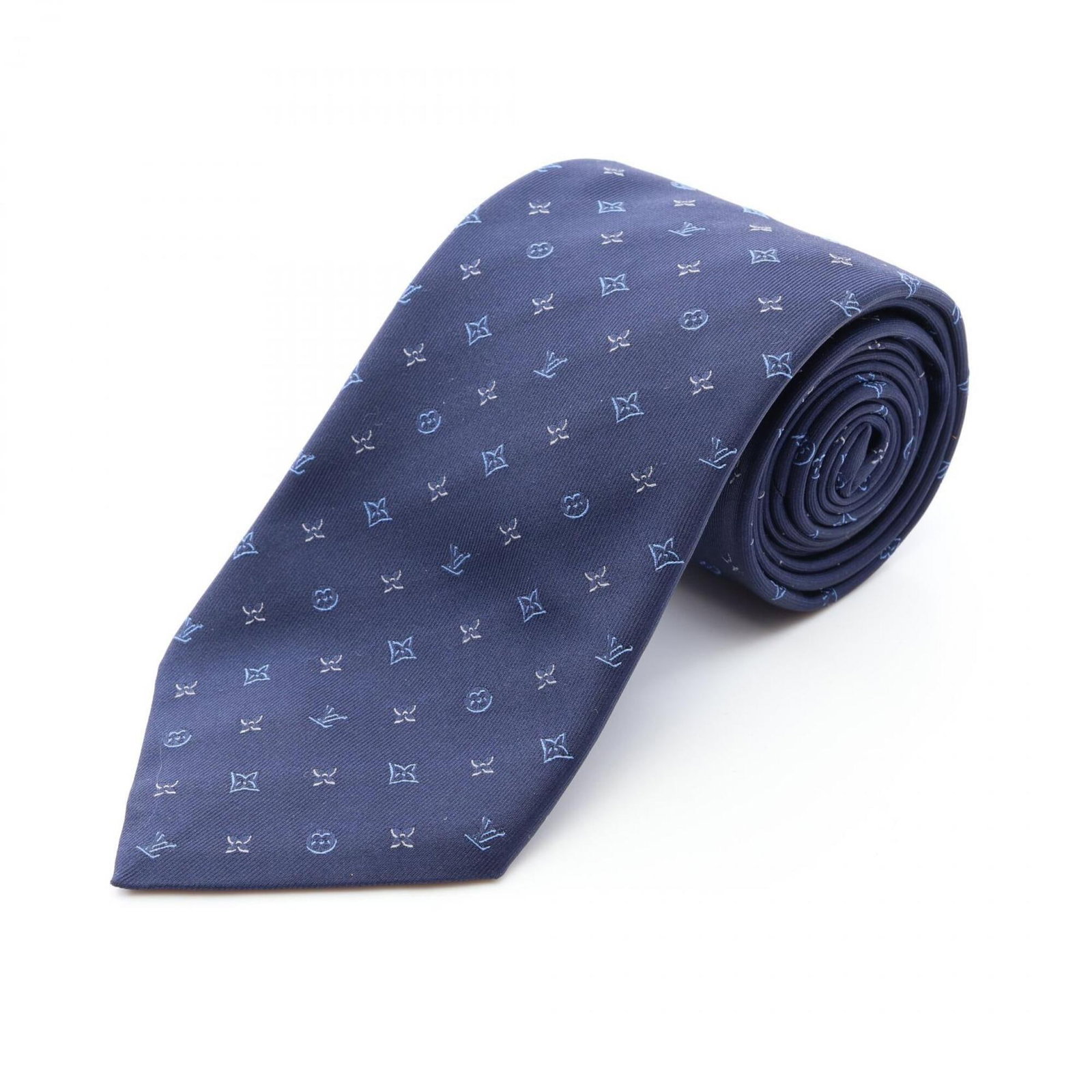 Louis Vuitton silk cravat: Louis Vuitton silk cravat Silk cravat from Louis Vuitton, available in blue, navy, and white. Made from high-quality silk with a total length of 147cm, this elegant accessory adds a touch of sophistic