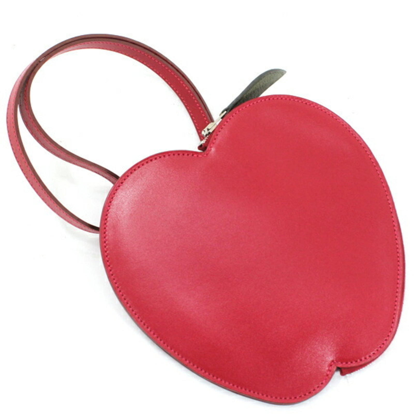 Tadelakt leather chevre leather pouch hermes pochette: Tadelakt leather chevre leather pouch hermes pochette Tadelakt leather and Chevre leather combine in this elegant Herm?s pochette, boasting a vibrant Rouge vif hue. Measuring 17cm x 17cm x 1cm, the co