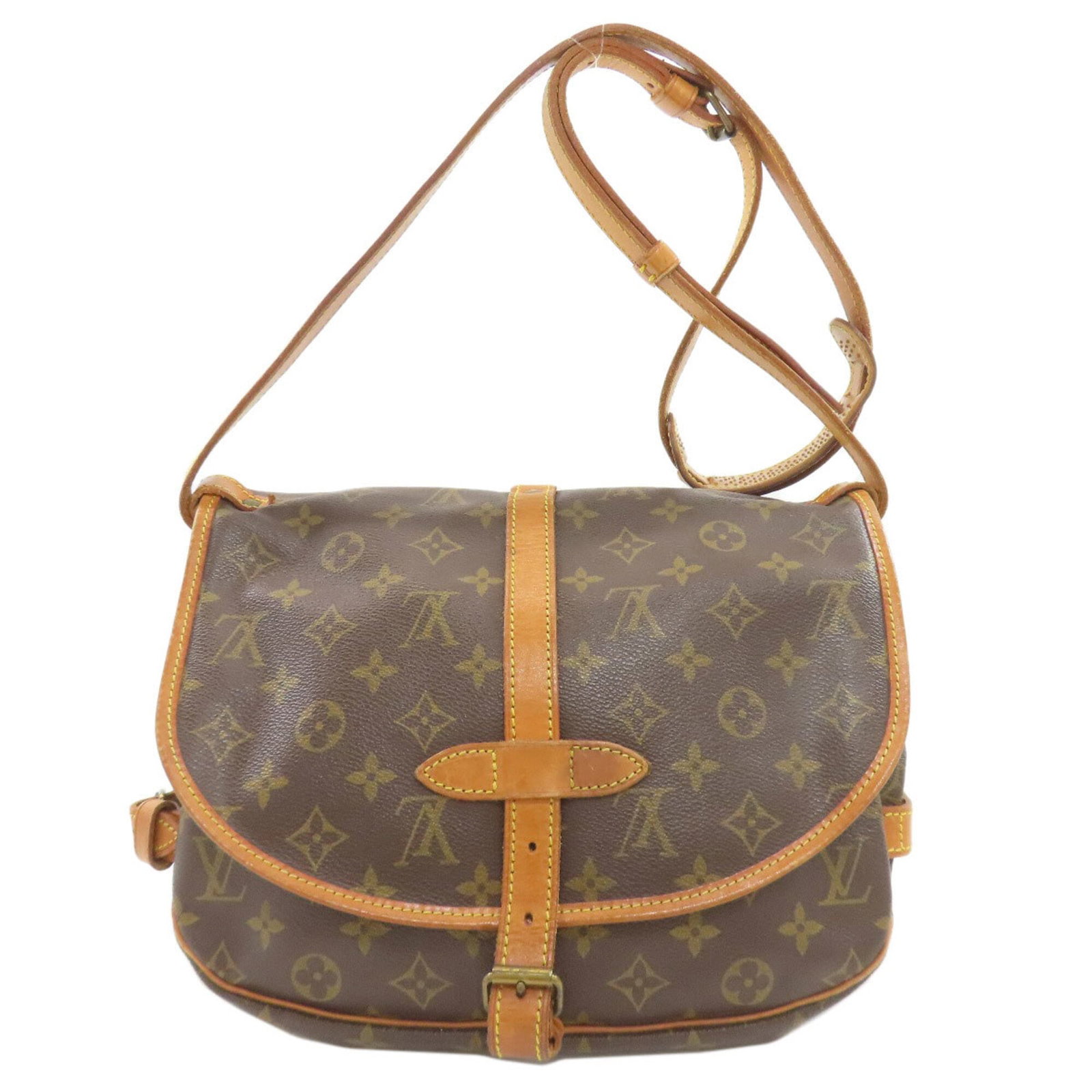 Shoulder Bag Monogram By Louis Vuitton: Shoulder Bag Monogram By Louis Vuitton The Louis Vuitton Shoulder Bag features the iconic Monogram pattern, adding a touch of timeless elegance to any outfit. Measuring 22cm x 29cm x 11cm, this