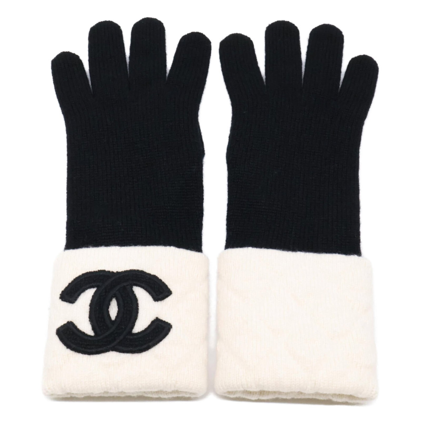 Cashmere Warm Gloves By Chanel (1 of 8)