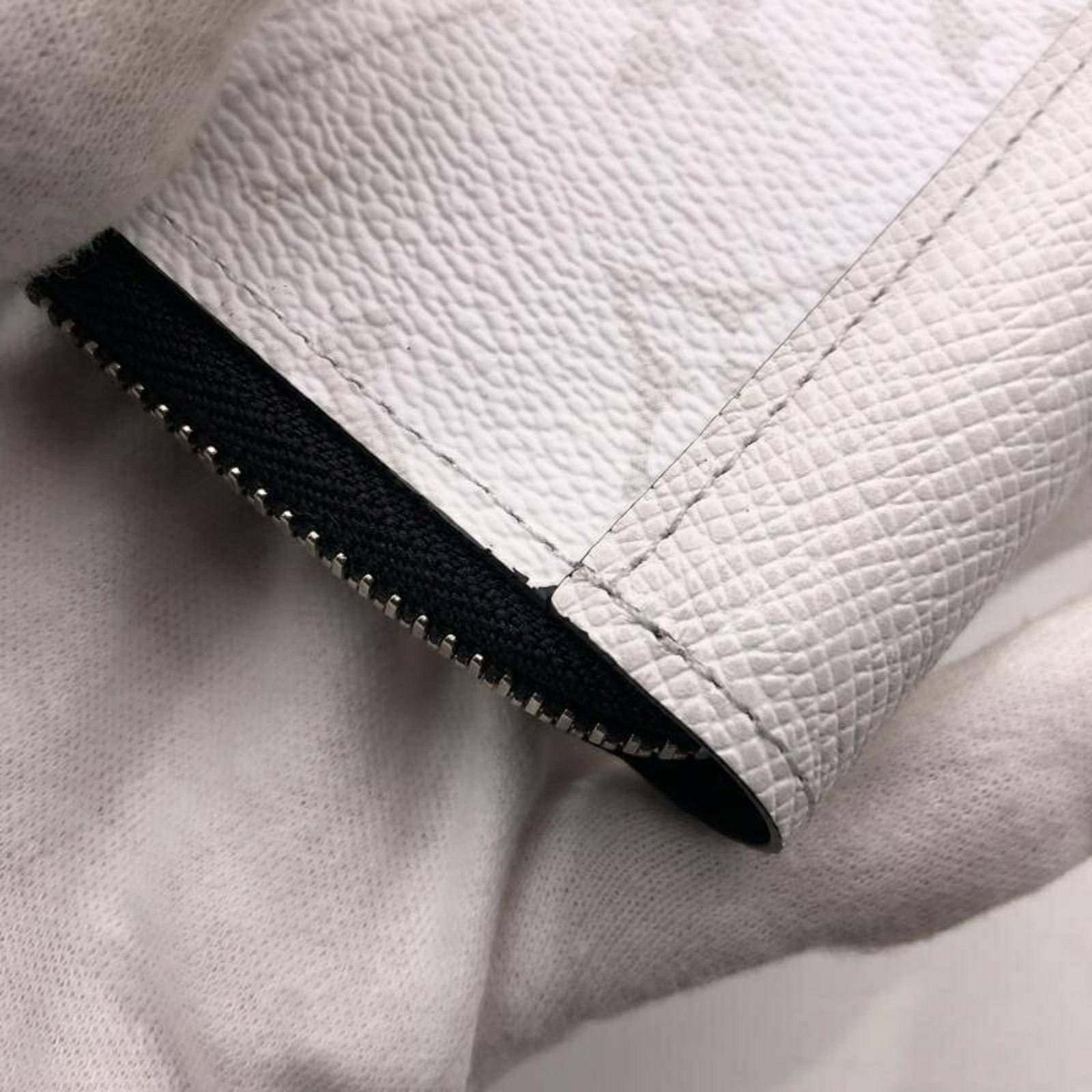 Monogram Eclipse Bi Fold Wallet Vuitton Louis - 9