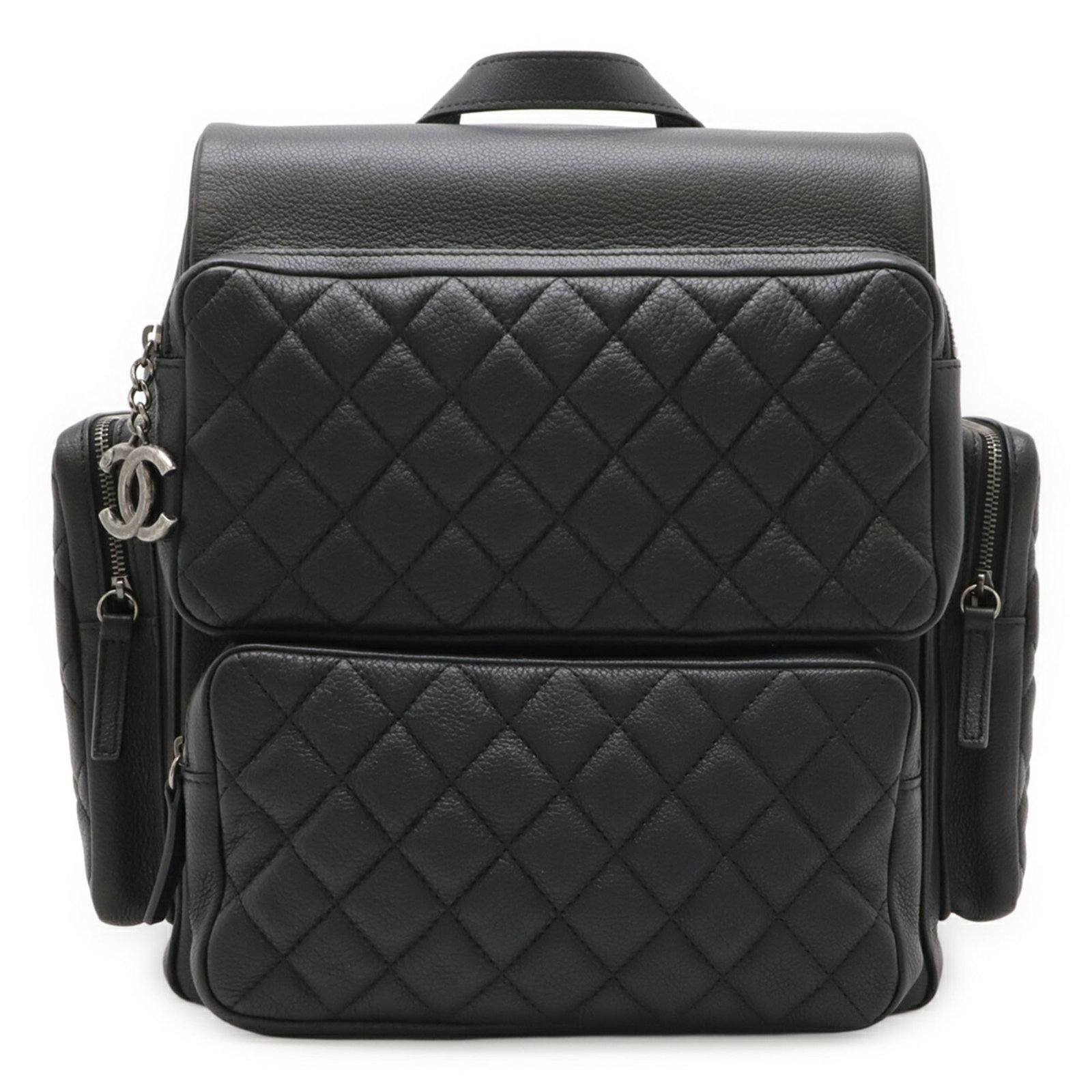 Backpack Leather from Chanel: Backpack Leather from Chanel Black leather backpack from Chanel, measuring 30cm x 25cm x 12.5cm, made with high-quality materials and bearing a signature. This Italian-made bag features classic
