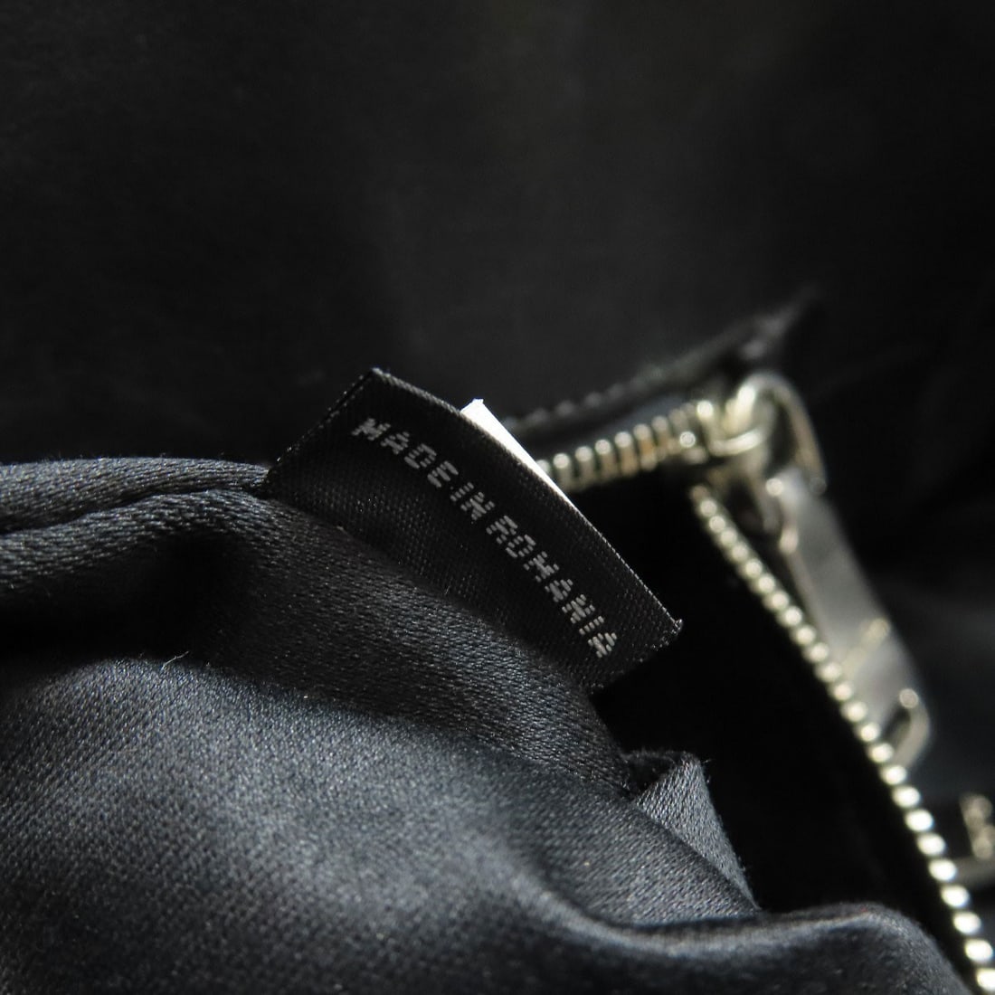 Miumiu Logo Studs Tote Bag Leather - 7