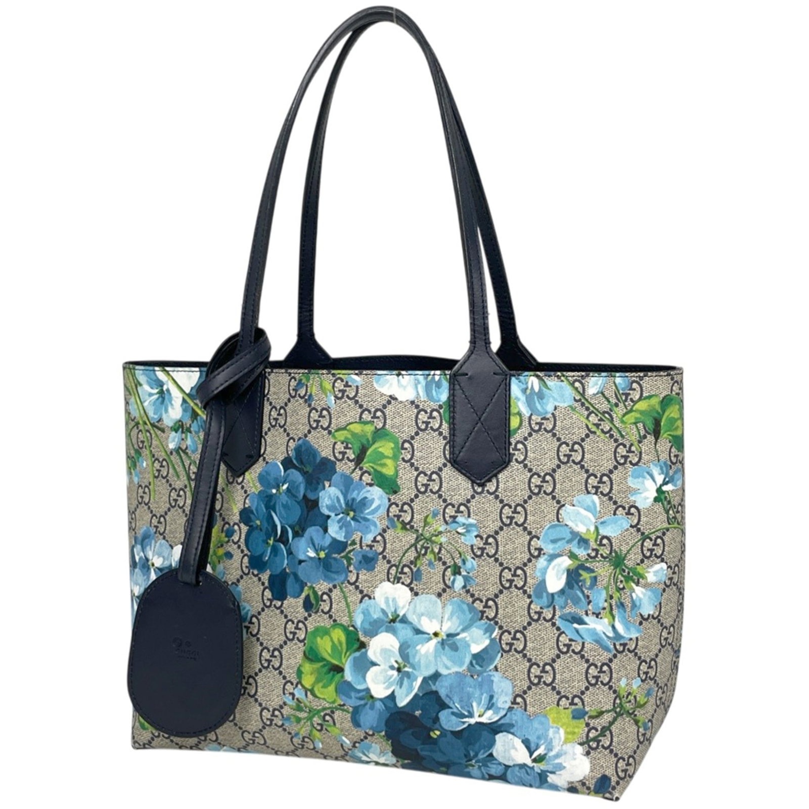 Leather Supreme Bag Tote Gucci Gg: Leather Supreme Bag Tote Gucci Gg GG Supreme leather tote bag in beige and blue, measuring 22cm x 28cm x 11cm. This Gucci style features the iconic GG Supreme design, a signature element of the brand'