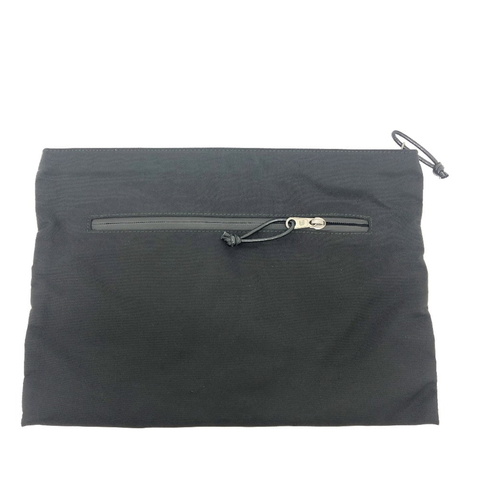 Bag clutch nylon pouch: Bag clutch nylon pouch Black nylon clutch bag with a sleek design, measuring 23cm x 32cm. Made from durable nylon material, this compact pouch features a simple yet stylish silhouette. Perfectly