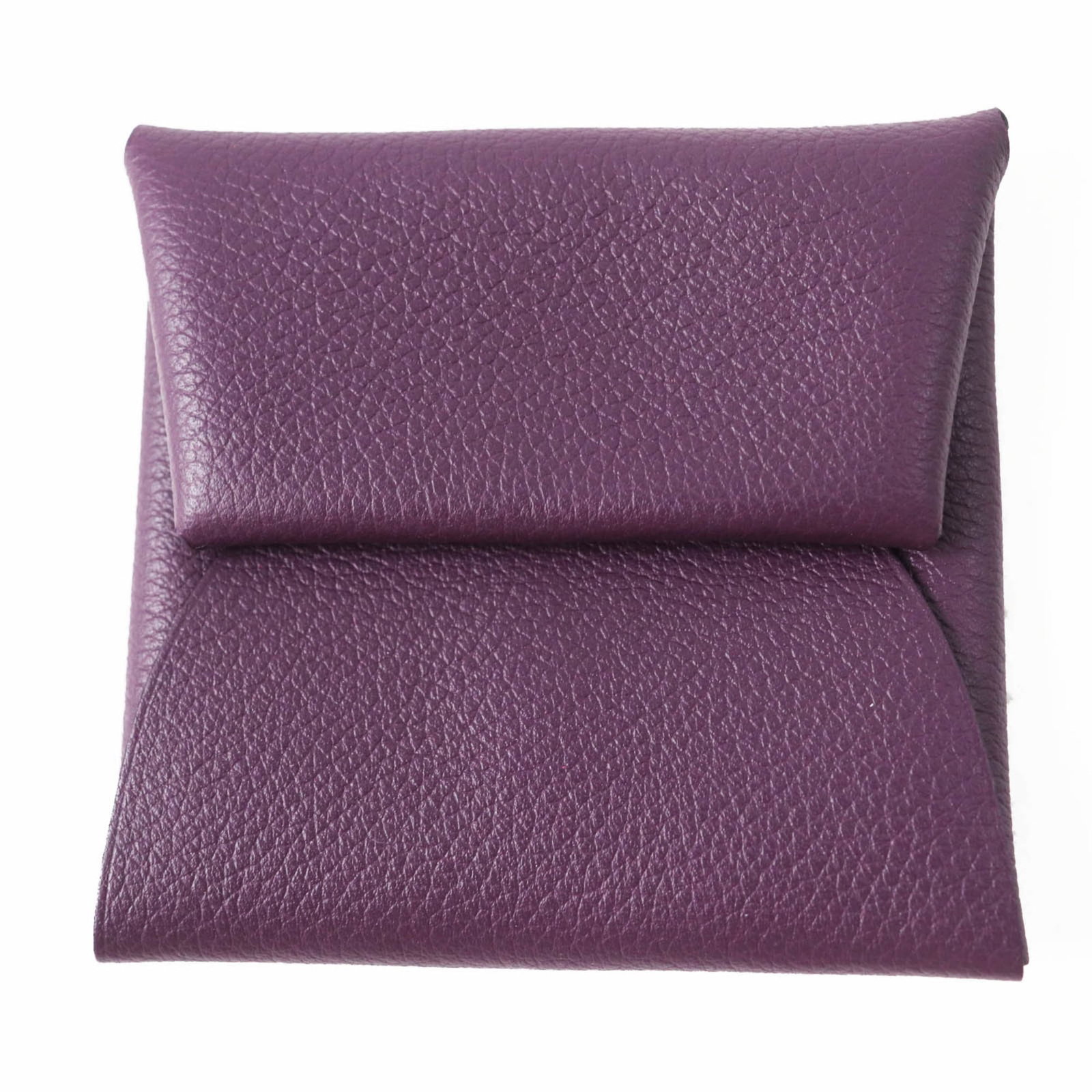 Leather purse coin case Hermes: Leather purse coin case Hermes Cassis, Rouge garance leather coin case from Hermes features a classic design with a snap fastener closure. Made in France, this small purse measures 8.5cm x 8.5cm and