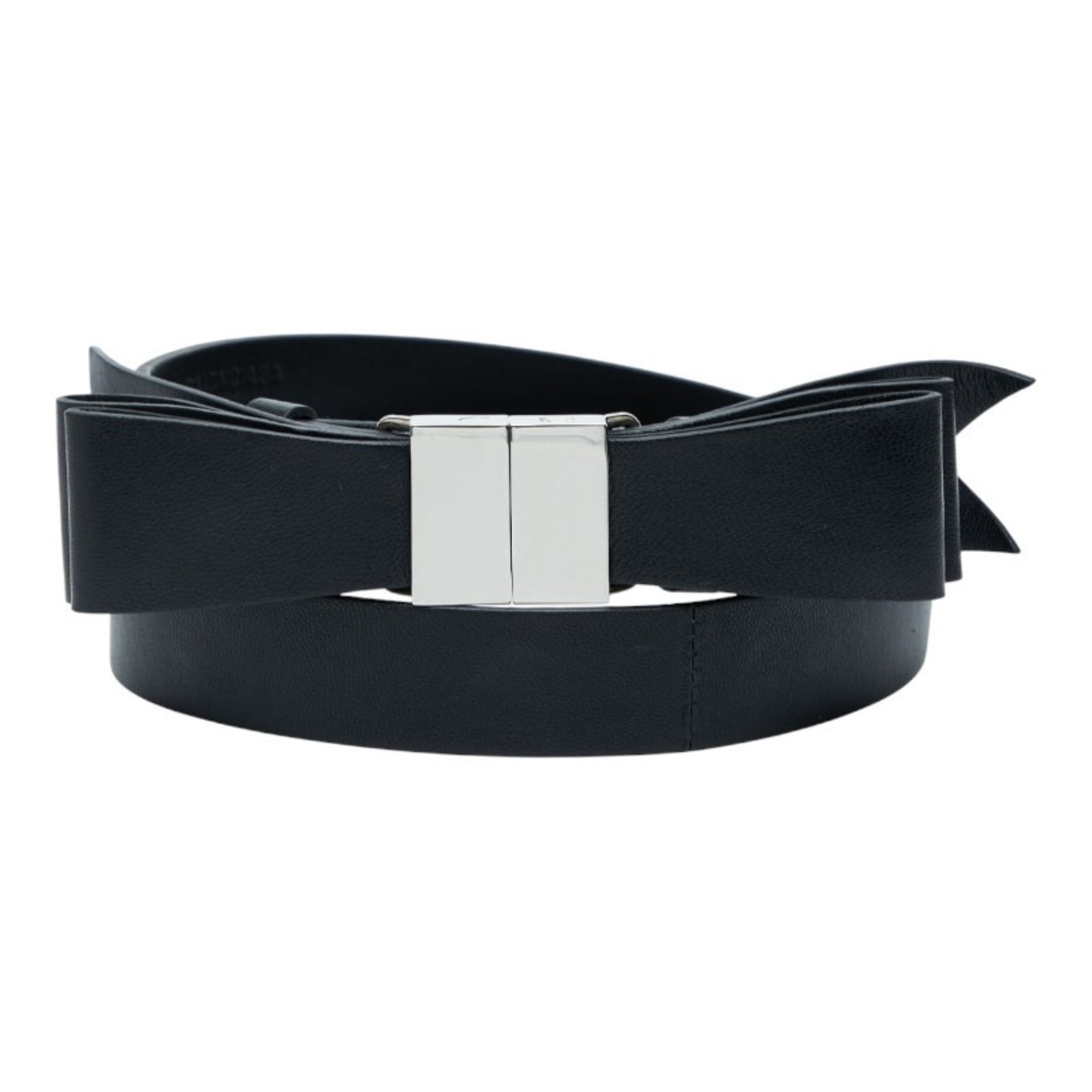 Belt Ribbon of Balenciaga: Belt Ribbon of Balenciaga Black leather belt with a ribbon design, measuring 88cm in length and 2.5cm in width, comes with a box and dust bag for storage. This Balenciaga accessory features a simple y
