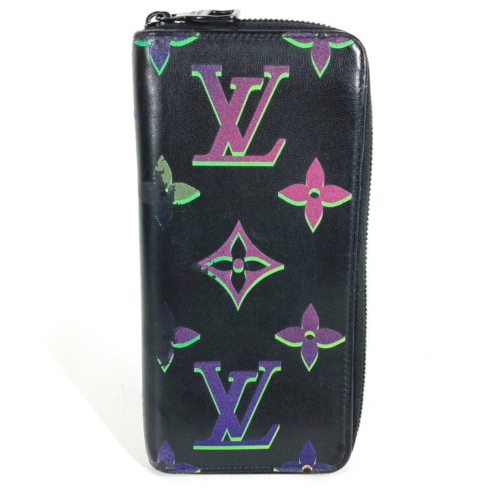 Long Wallet Bi Fold Leather Louis Vuitton: Long Wallet Bi Fold Leather Louis Vuitton The Long Wallet Bi Fold Leather Louis Vuitton is crafted from high-quality leather, featuring a classic bi-fold design with a sleek black and multi-color exte