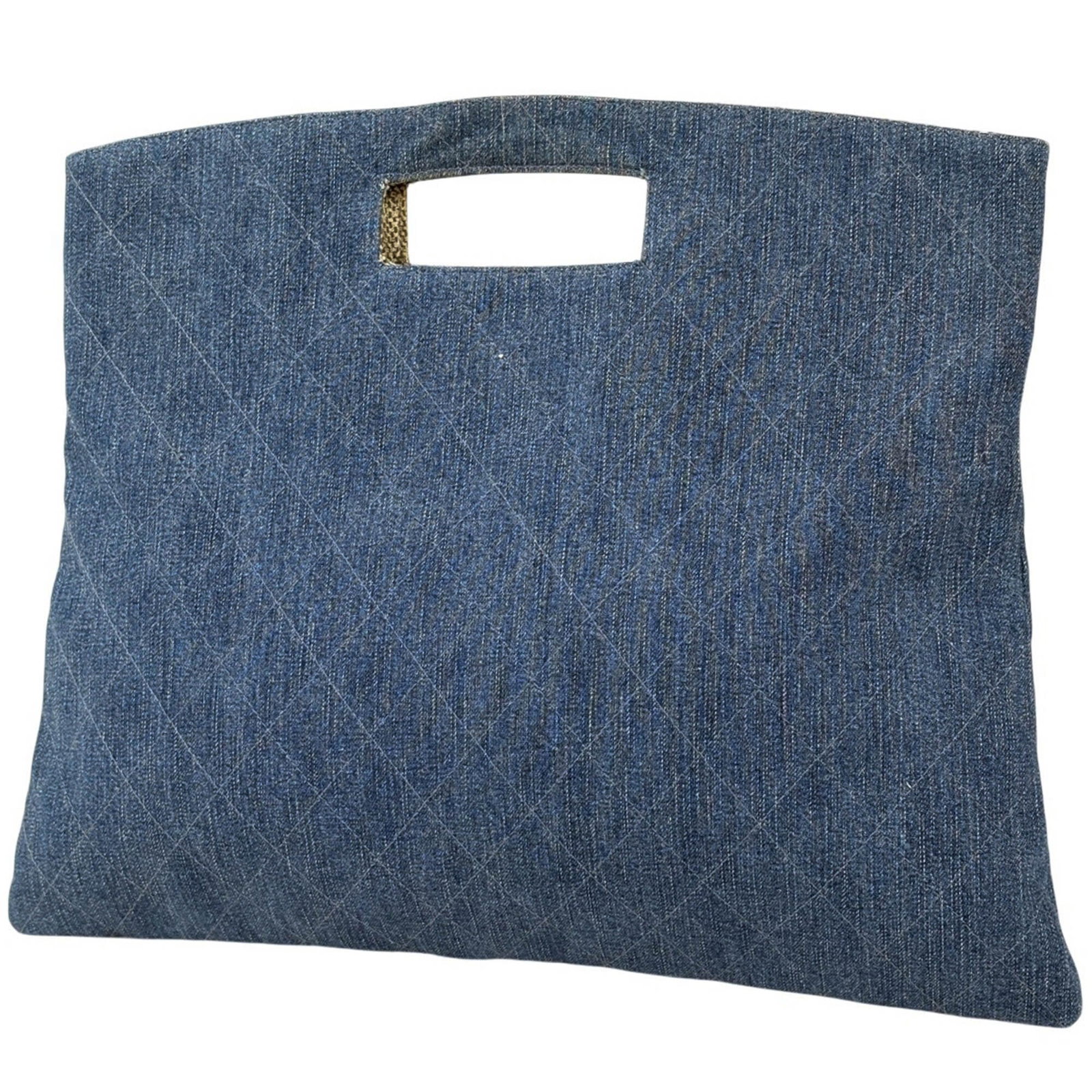 Chanel denim handbag: Chanel denim handbag Chanel denim handbag in blue, measuring 29.5cm x 40cm x 1cm, features a classic design with durable denim material and a signature style that exudes timeless elegance. This