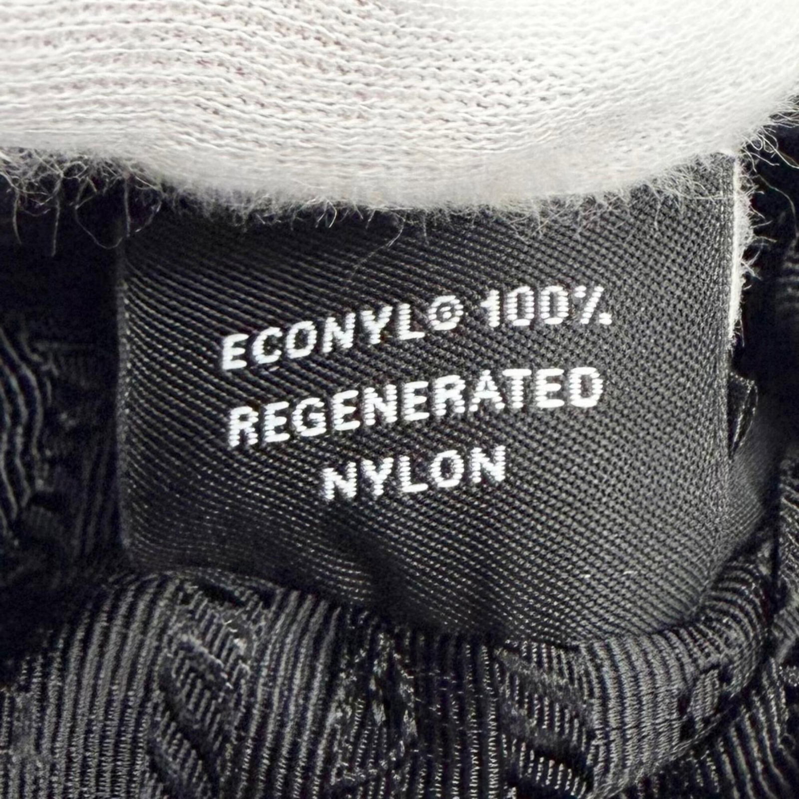 Nylon Pouch Prada - 12