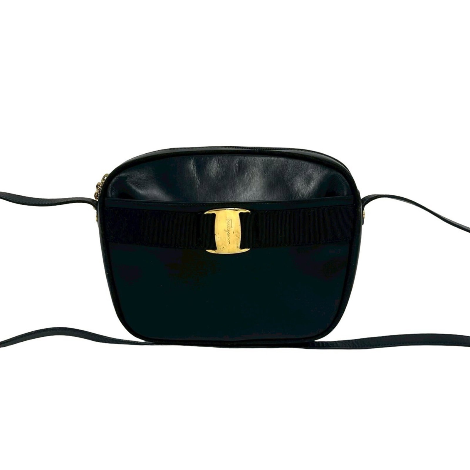 Shoulder bag leather by Salvatore Ferragamo: Shoulder bag leather by Salvatore Ferragamo Item Specifics: Brand: Salvatore Ferragamo Type: Shoulder bag Material: Leather Color: Black Gender: Women Size (HxWxD): 17.5cm x 23.5cm x 8cm / 6.88'' x
