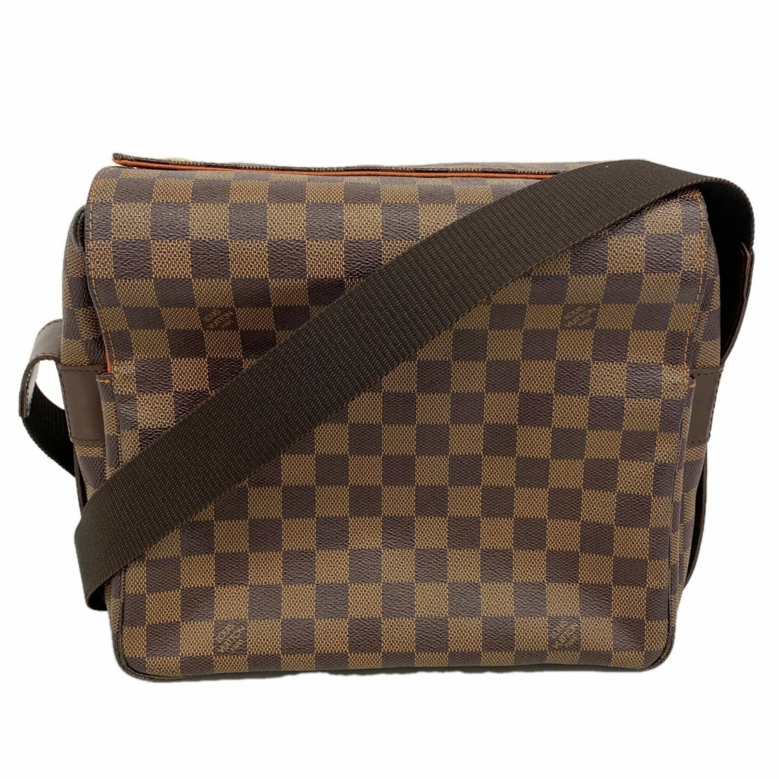 Shoulder bag from Louis Vuitton: Shoulder bag from Louis Vuitton Ebene leather shoulder bag from Louis Vuitton, featuring classic design with clean lines and timeless elegance. Measuring 25cm x 27cm x 14.5cm, it provides a spacious