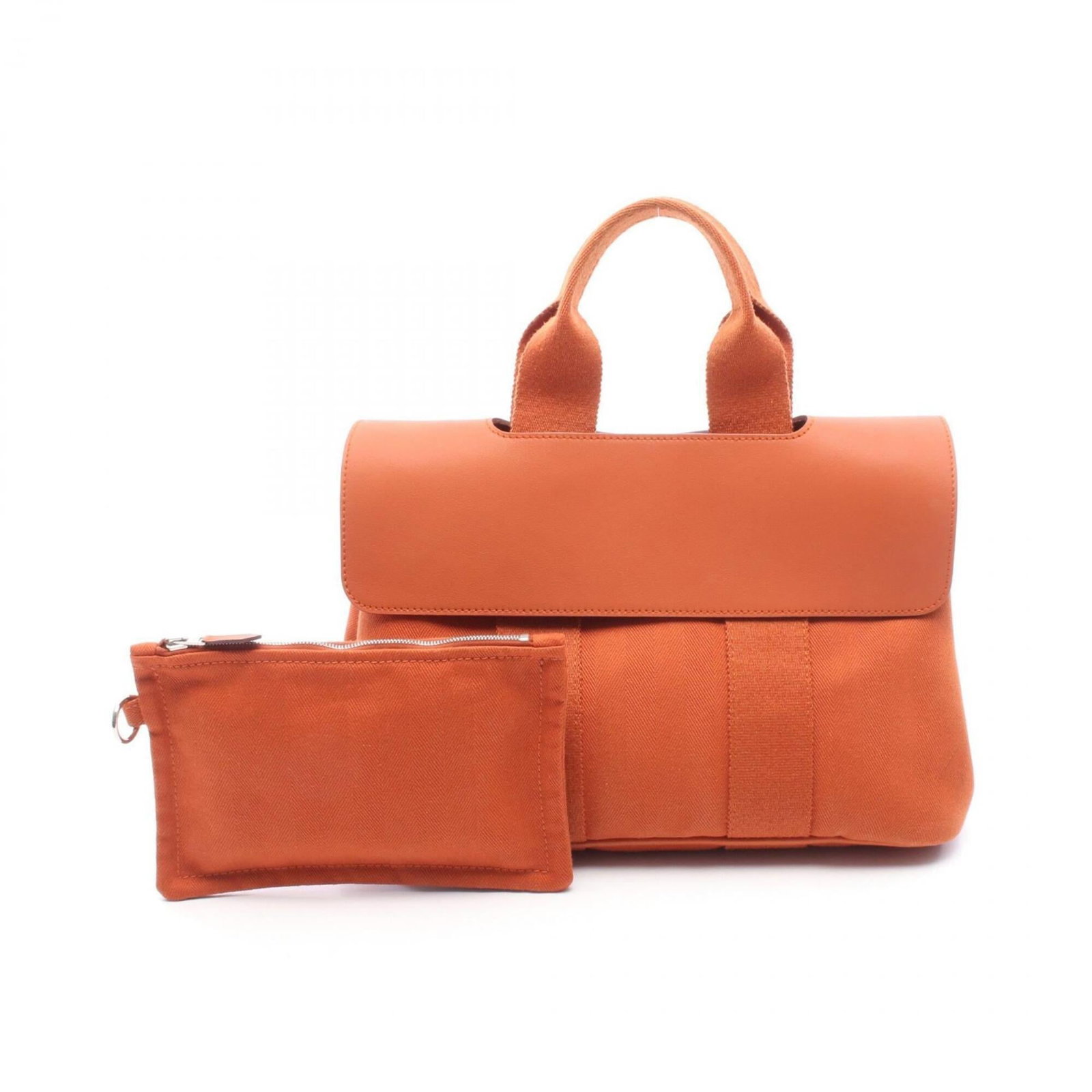 Handbag Toile Chevron: Handbag Toile Chevron Toile chevron design in vibrant orange and Potiron material, characteristic of the iconic Herm?s style. This handbag measures 21cm x 30cm x 14cm, offering a compact size perfect 