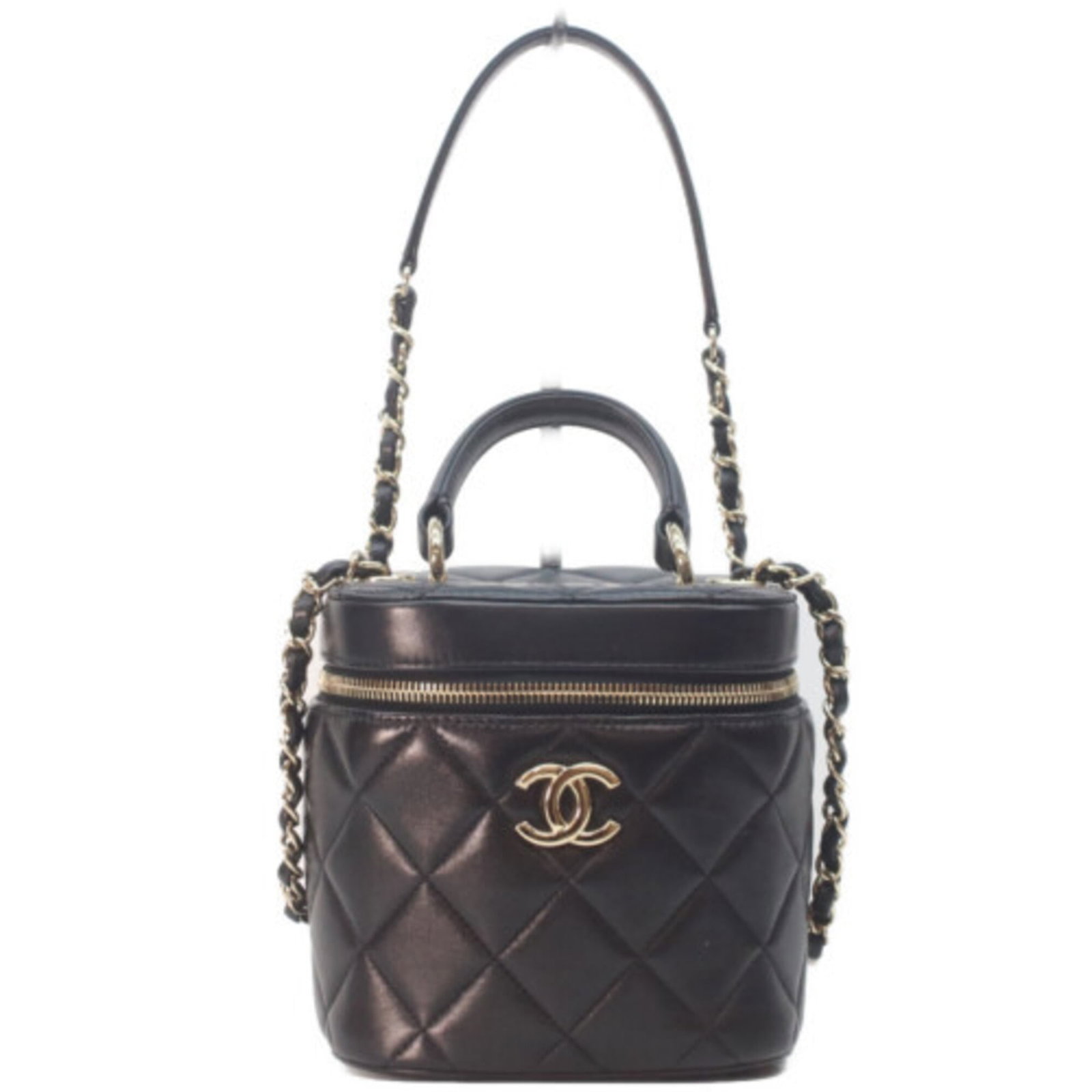 Shoulder Bag Leather Chanel: Shoulder Bag Leather Chanel This black leather shoulder bag from Chanel features a sleek design and gold hardware, showcasing the brand's signature style. Made from high-quality lambskin, the bag boas