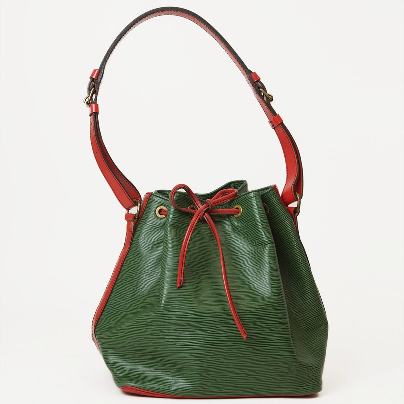 Vuitton Leather Epi Bag Shoulder Louis: Vuitton Leather Epi Bag Shoulder Louis Item Specifics: Brand: Louis Vuitton Type: Shoulder bag Material: Epi leather Color: Green Gender: Women Accessories: None Product Disclaimer: Pre-owned unless s