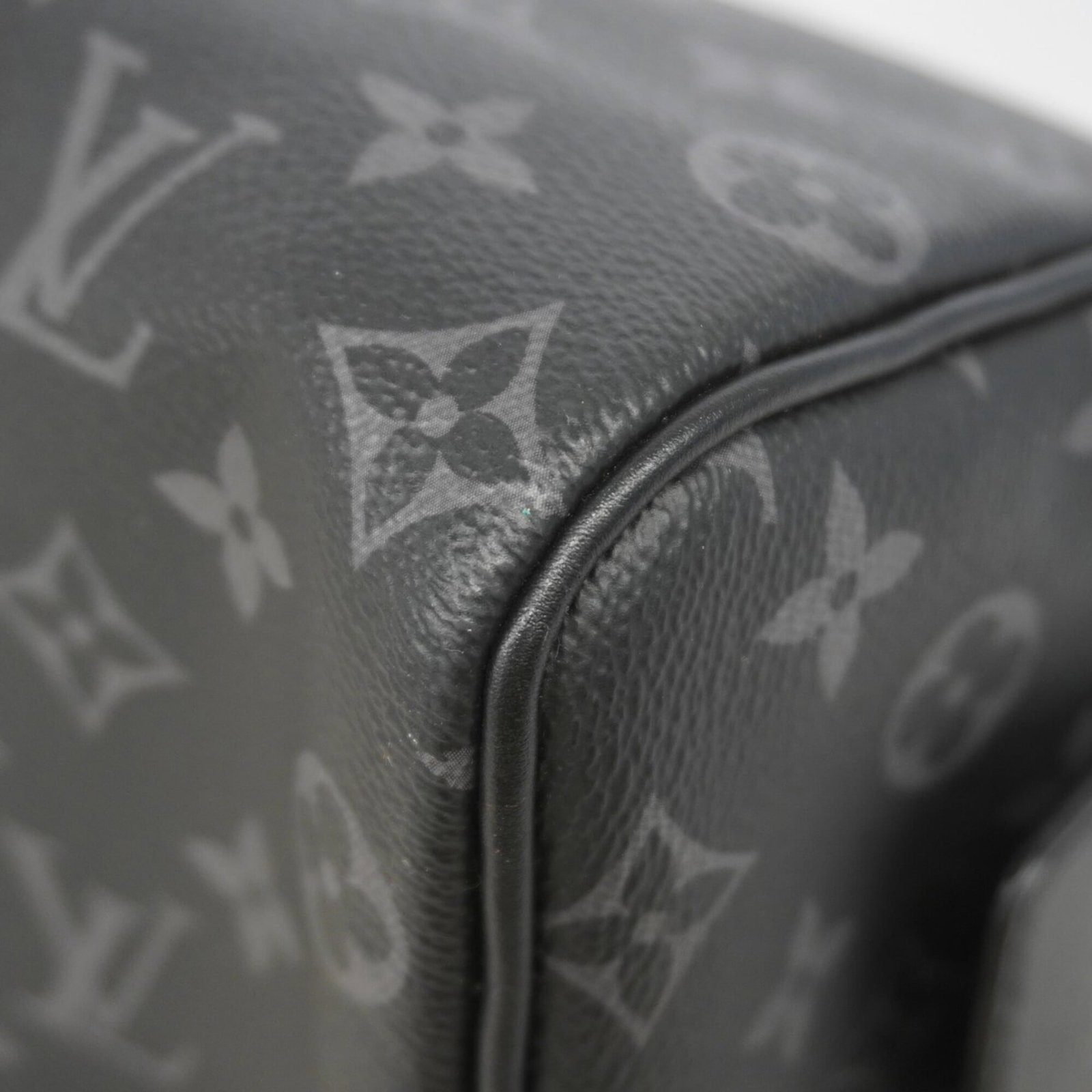 Louis Vuitton Handbag - 6