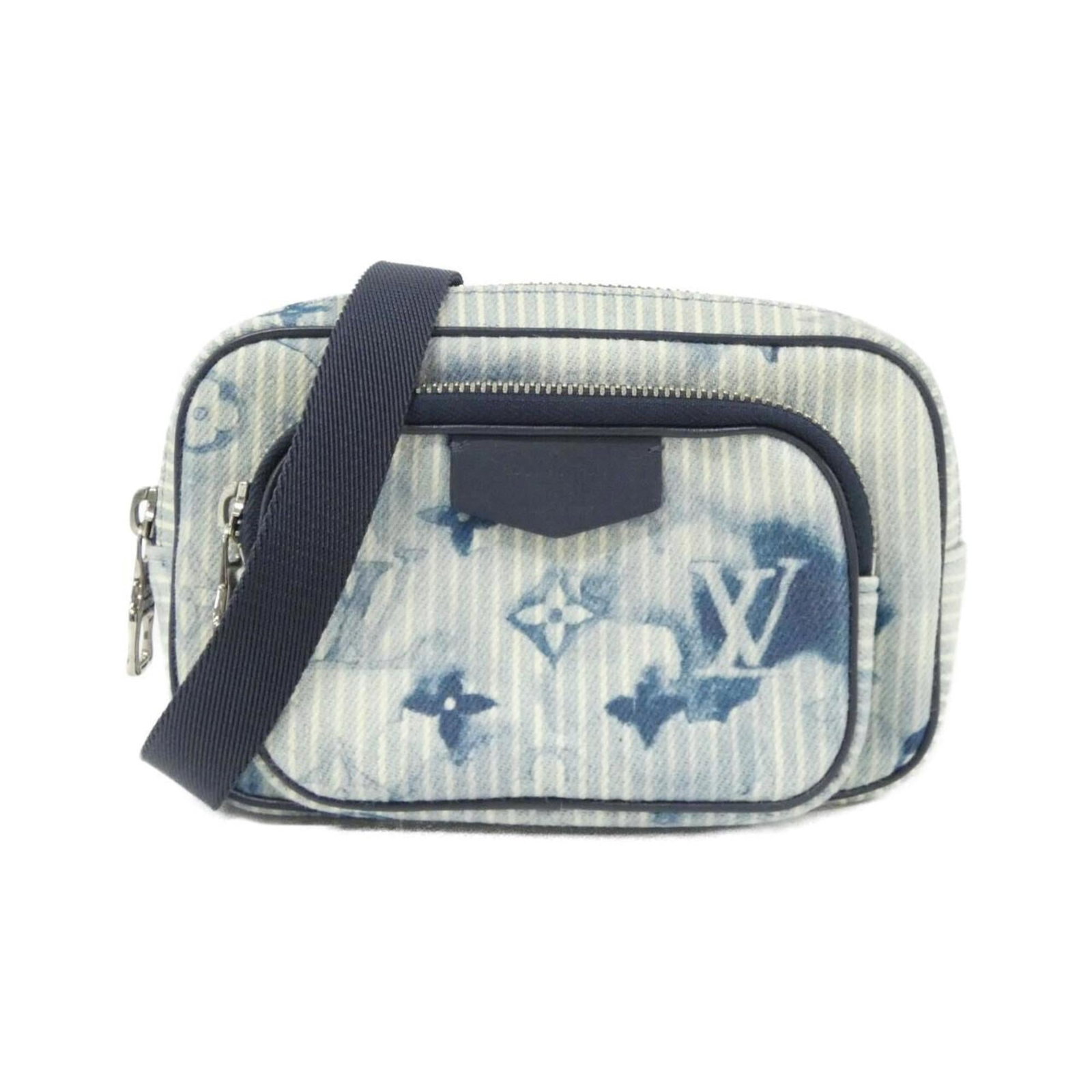 Canvas bag pochette shoulder from Vuitton Louis: Canvas bag pochette shoulder from Vuitton Louis Canvas bag pochette shoulder from Vuitton Louis features navy canvas material and silver hardware, with a classic Monogram Watercolor design. Weighing