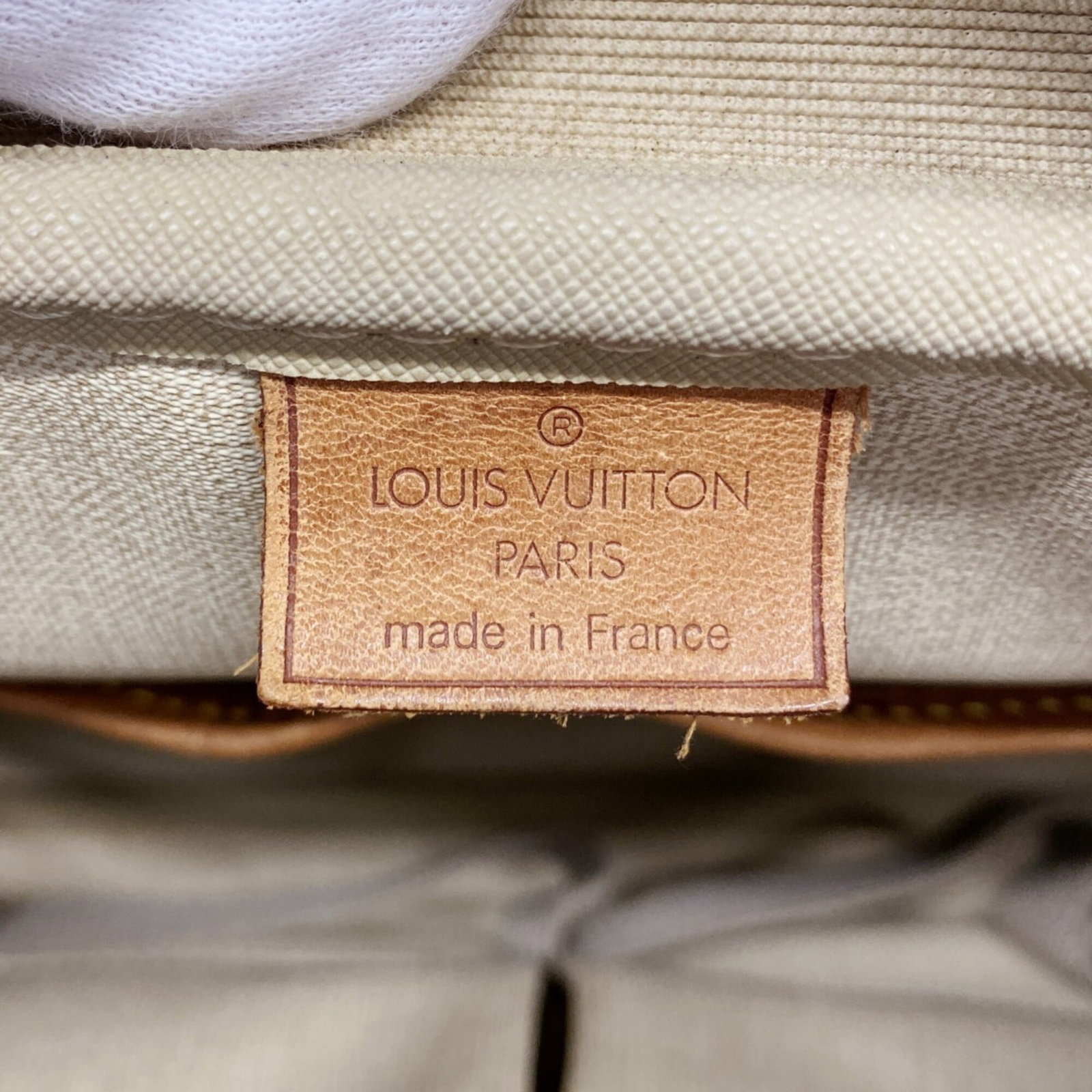 Louis Vuitton Handbag - 5