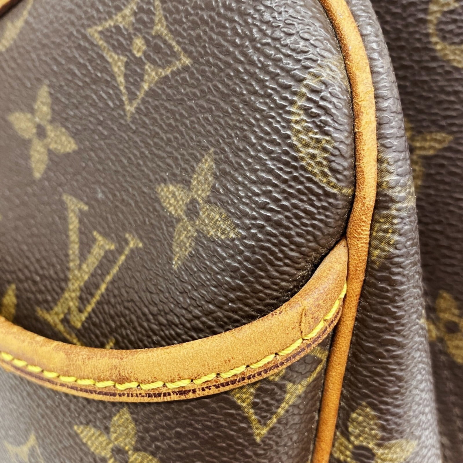 Louis Vuitton Handbag - 7