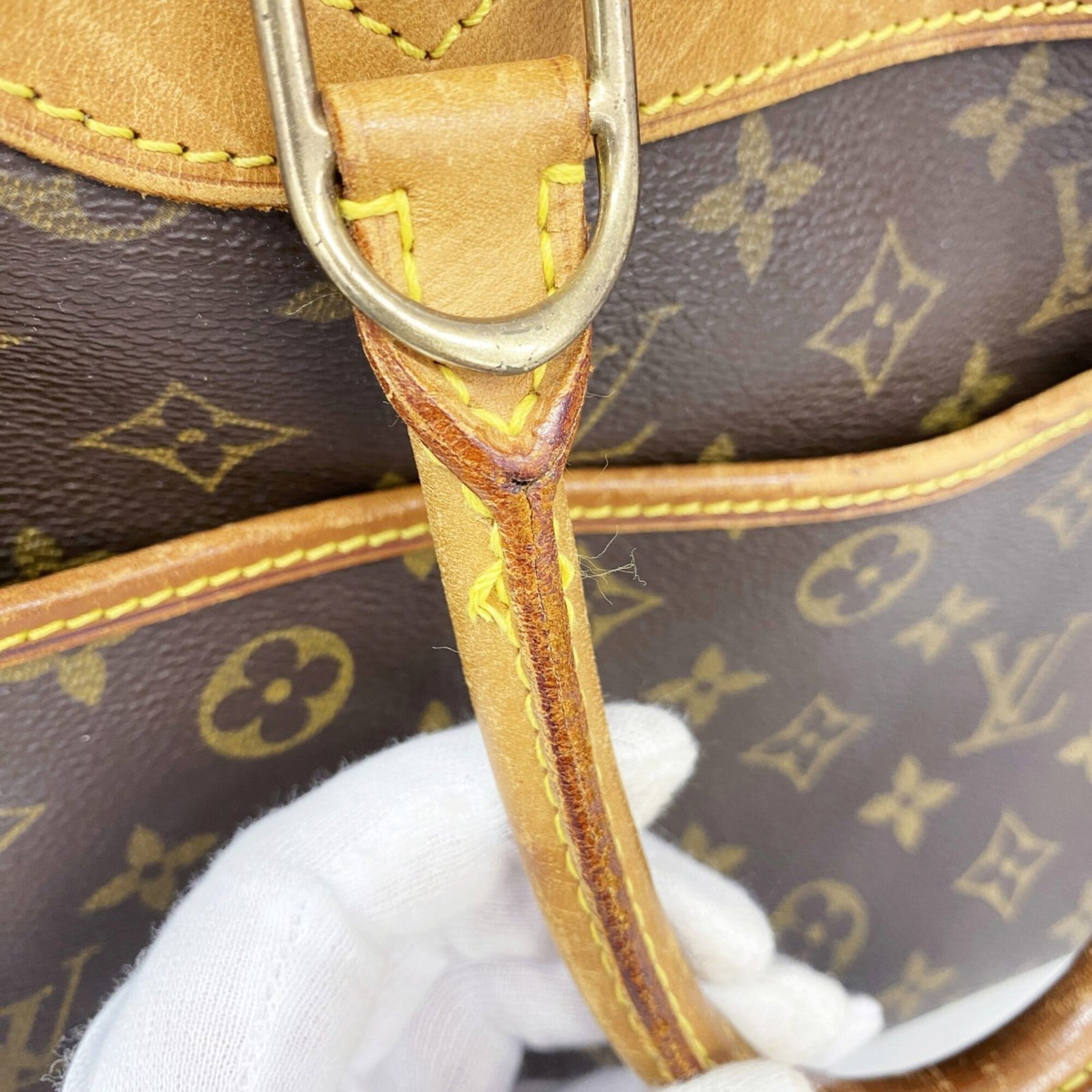 Louis Vuitton Handbag - 8