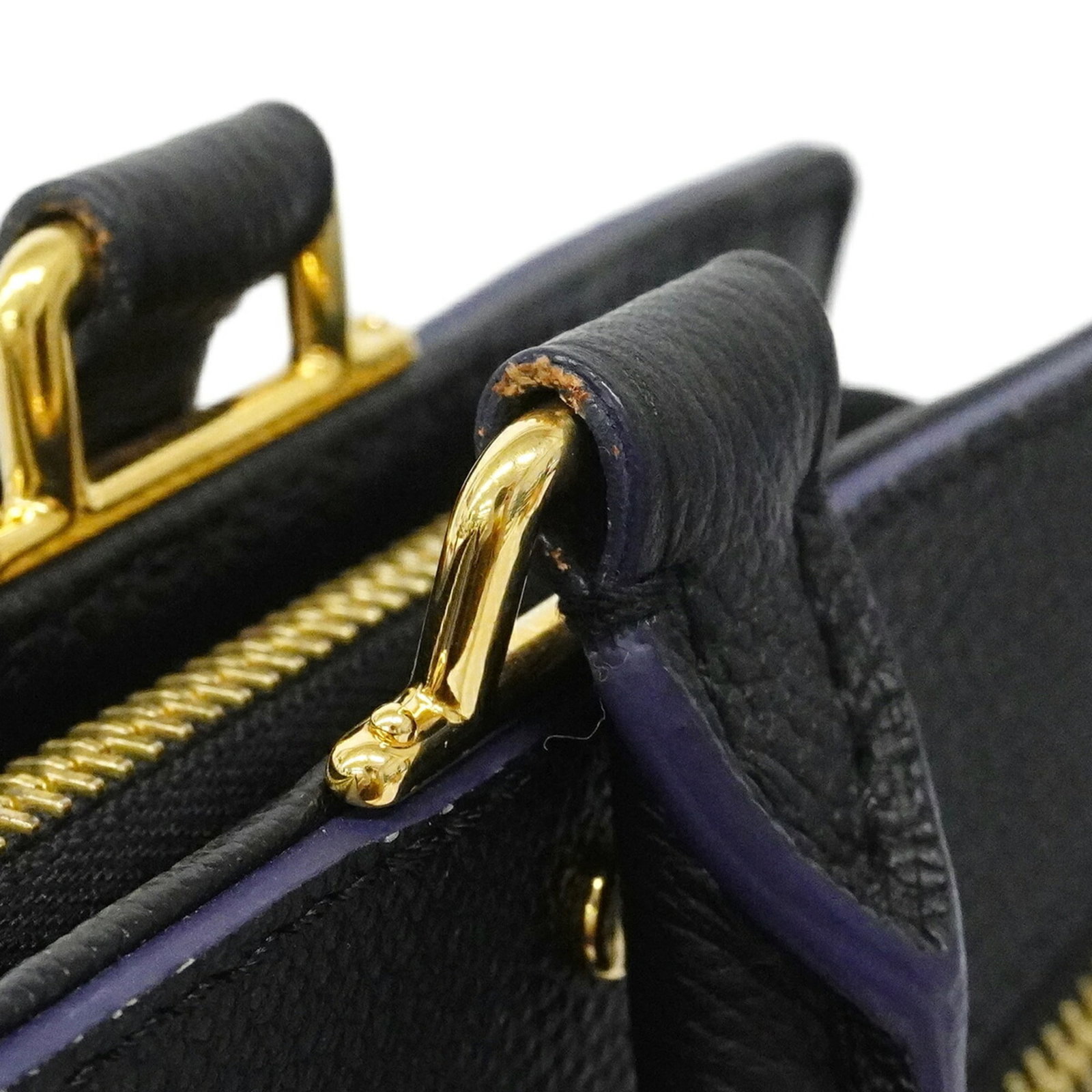 Louis Vuitton Handbag - 8