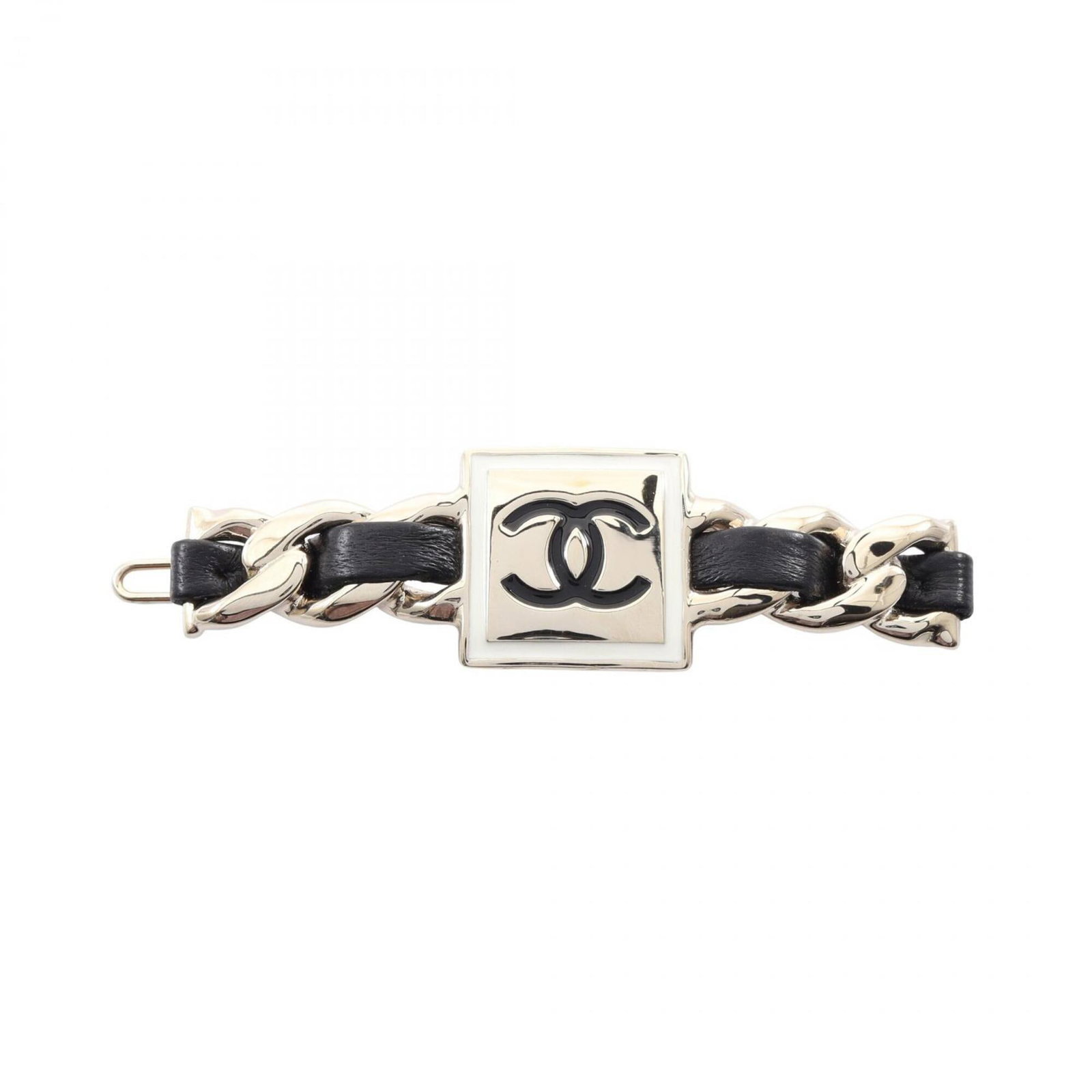 Chanel Barrette Gold Plating Leather: Chanel Barrette Gold Plating Leather Gold plating and sleek leather come together in this Chanel barrette, adding a touch of luxury to any outfit. Measuring 2cm x 7cm, it's a compact yet stylish acces