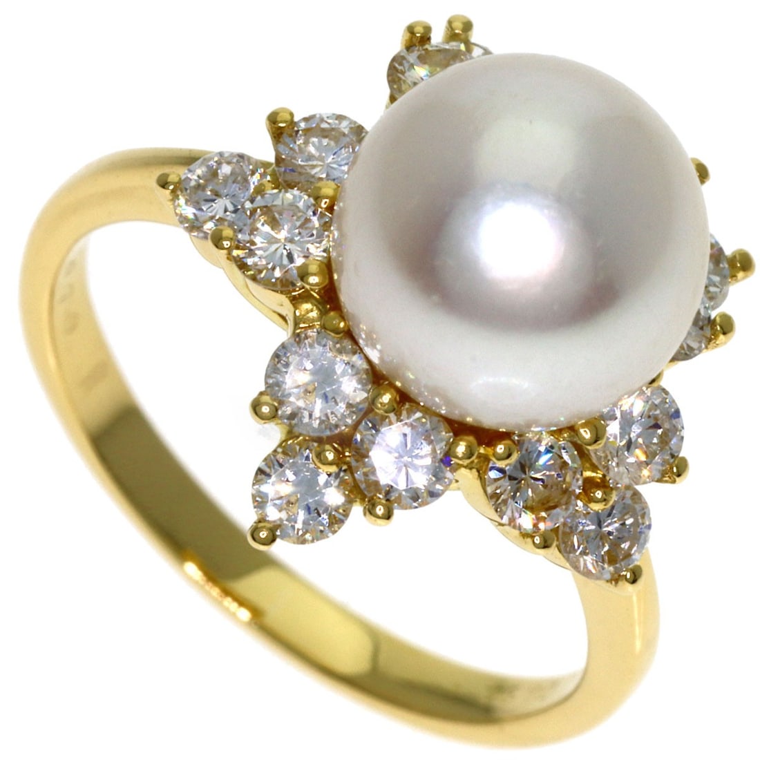 K18 Pearl Diamond Ring Yellow Gold Ponte Vecchio: K18 Pearl Diamond Ring Yellow Gold Ponte Vecchio K18 Pearl Diamond Ring in Yellow Gold Ponte Vecchio features a stunning D color pearl with a total carat weight of 0.94ct, set in K18 yellow gold. This