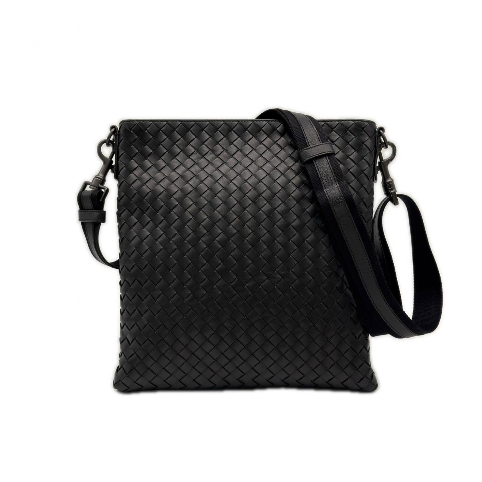 Bottega Veneta Shoulder Bag Leather: Bottega Veneta Shoulder Bag Leather Bottega Veneta's iconic Intrecciato leather craftsmanship shines in this sleek black shoulder bag, featuring a sturdy zipper closure and adjustable strap for a