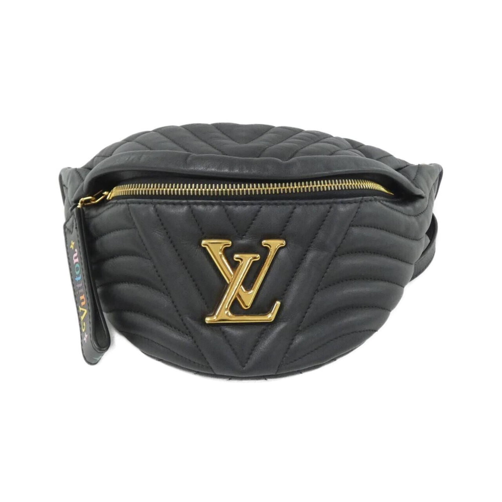 Shoulder Bag Leather Louis Vuitton: Shoulder Bag Leather Louis Vuitton Black leather shoulder bag with gold hardware, crafted from high-quality calf leather. Measuring 12cm x 22cm x 11cm, it features a classic design that exudes