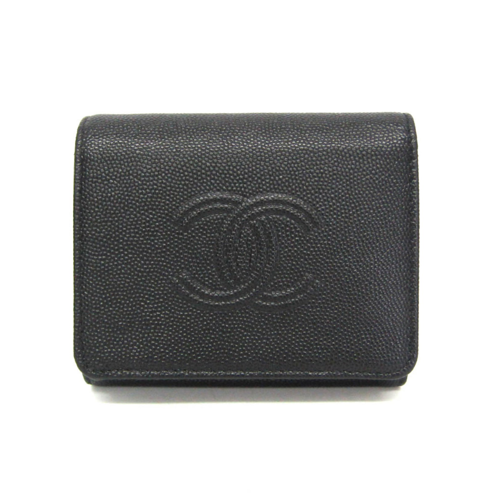 Calfskin wallet tri-fold grained by Chanel: Calfskin wallet tri-fold grained by Chanel Calfskin wallet tri-fold from Chanel, featuring grained leather and a sleek black finish. The snap fastener closure and inner pockets provide convenient stor