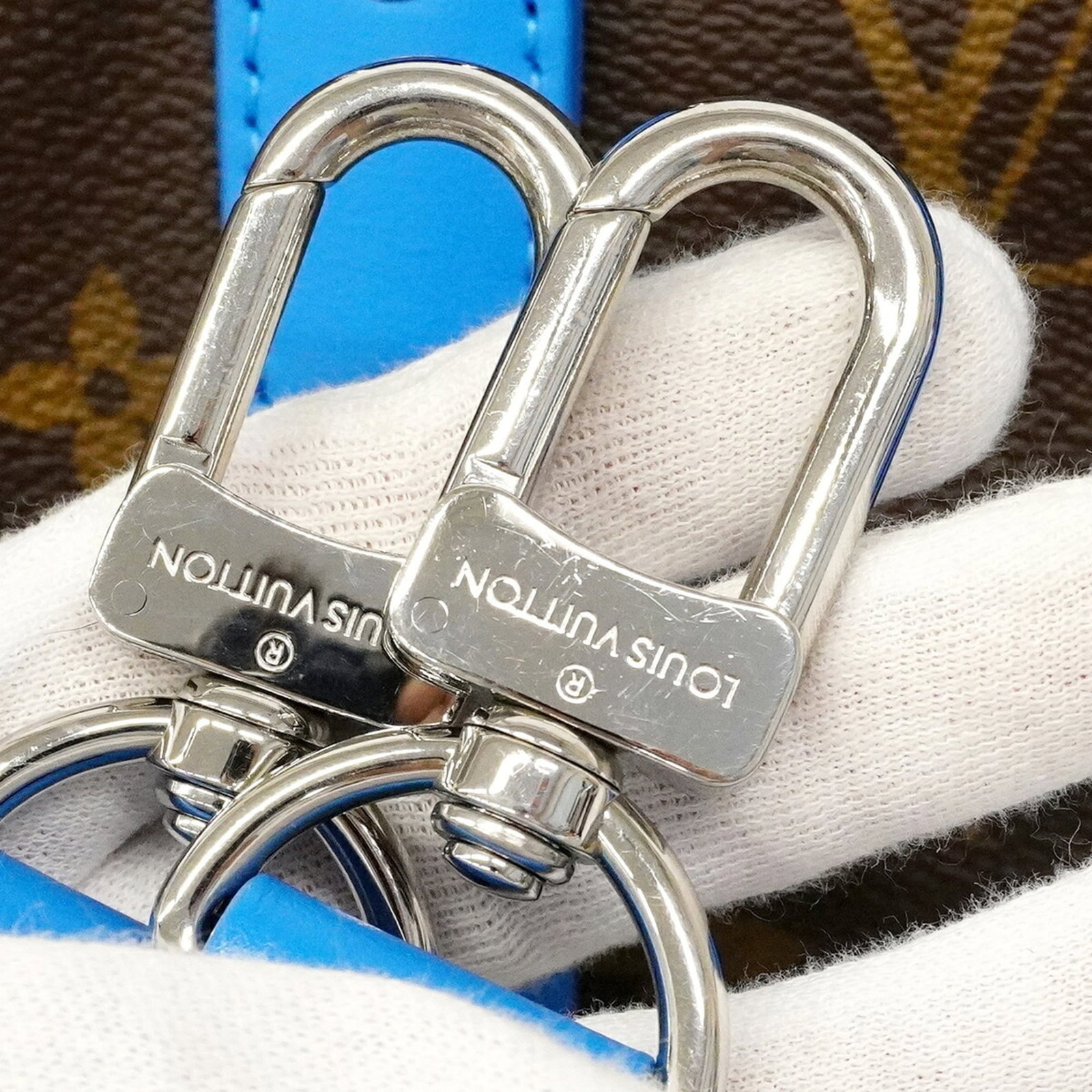Louis Vuitton Handbag - 8