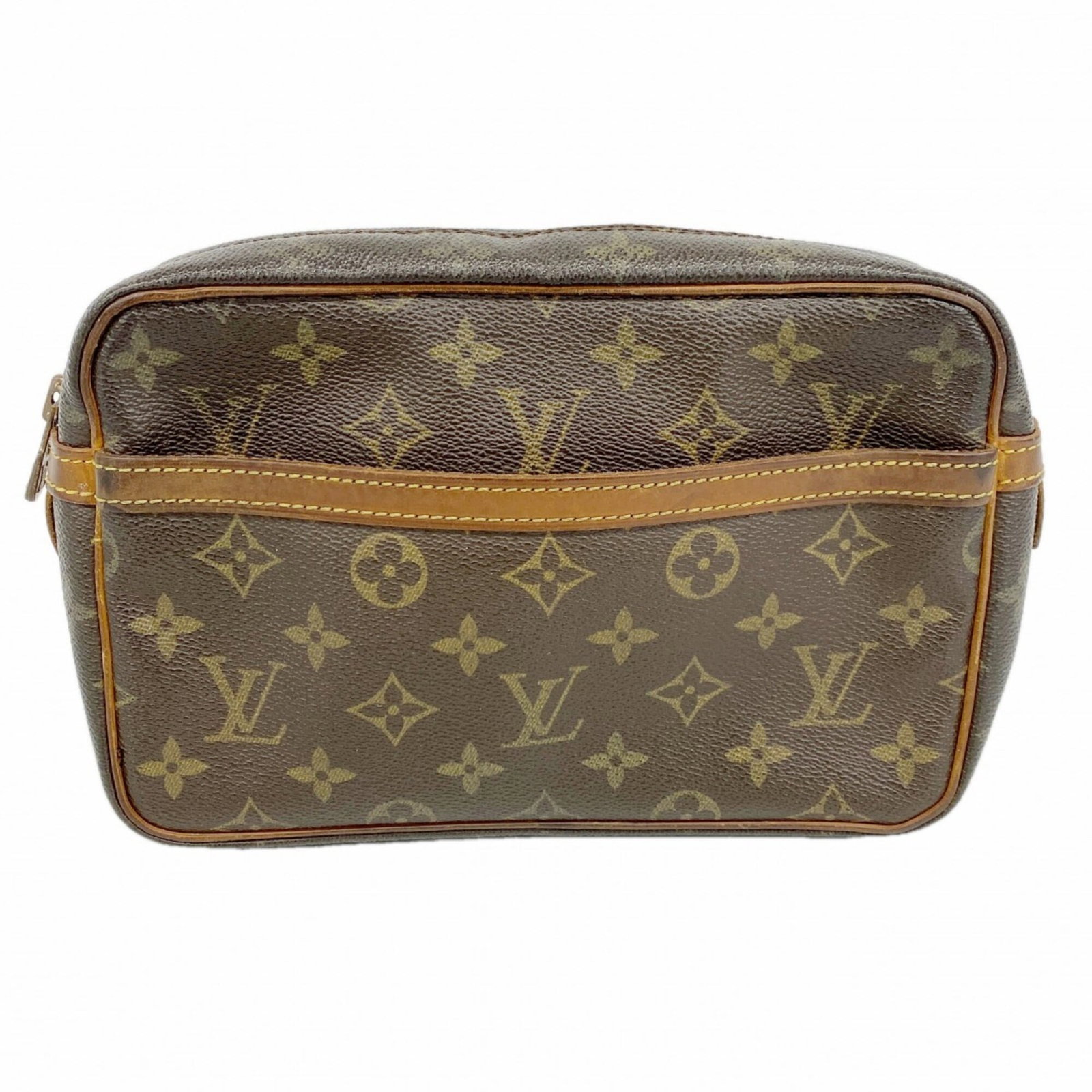 Clutch Bag Louis Vuitton: Clutch Bag Louis Vuitton Brown Louis Vuitton Clutch Bag, 15cm x 22.5cm x 6cm, perfect for adding a touch of luxury to any evening outfit with its classic design and timeless color palette. The bag's